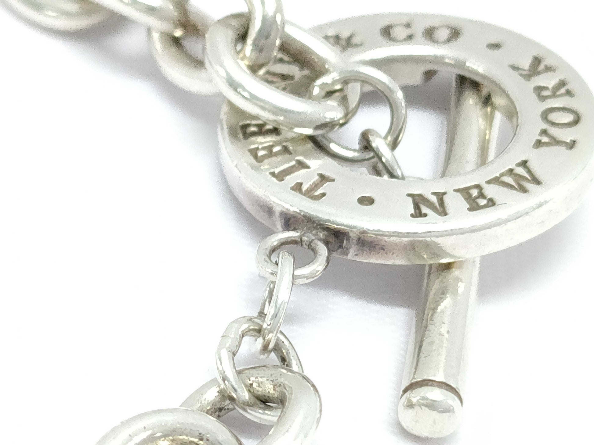 Tiffany & Co. Toggle Circle Bracelet Bracelet & Bangle