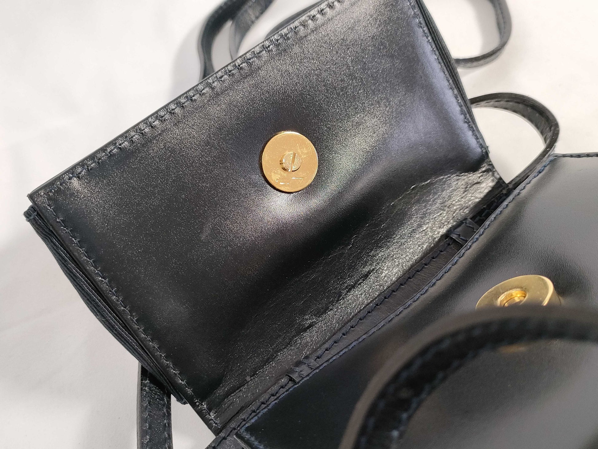 Salvatore Ferragamo Vara Shoulder Pochette Shoulder Bag