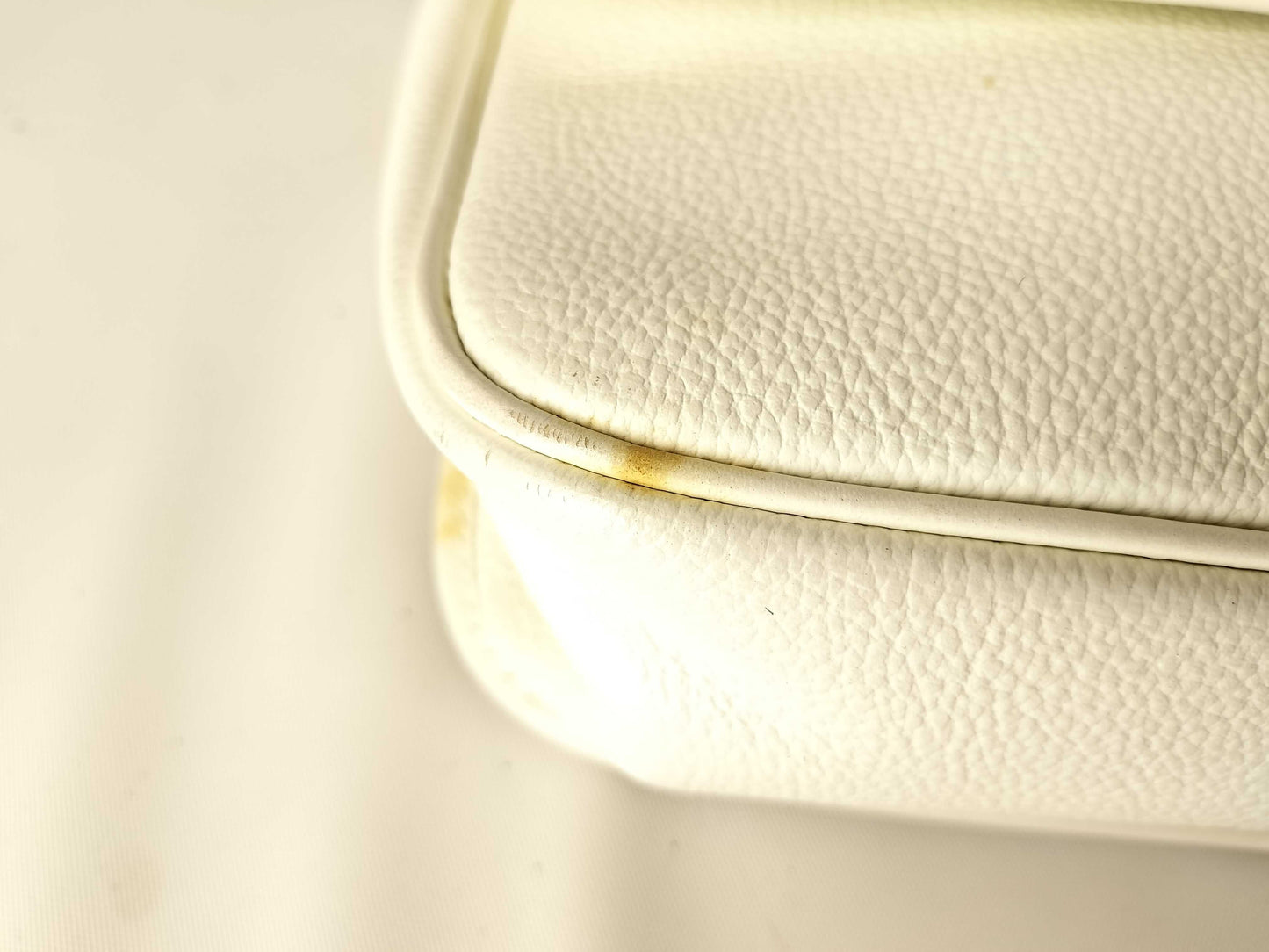 Yves Saint Laurent Leather Shoulder Bag