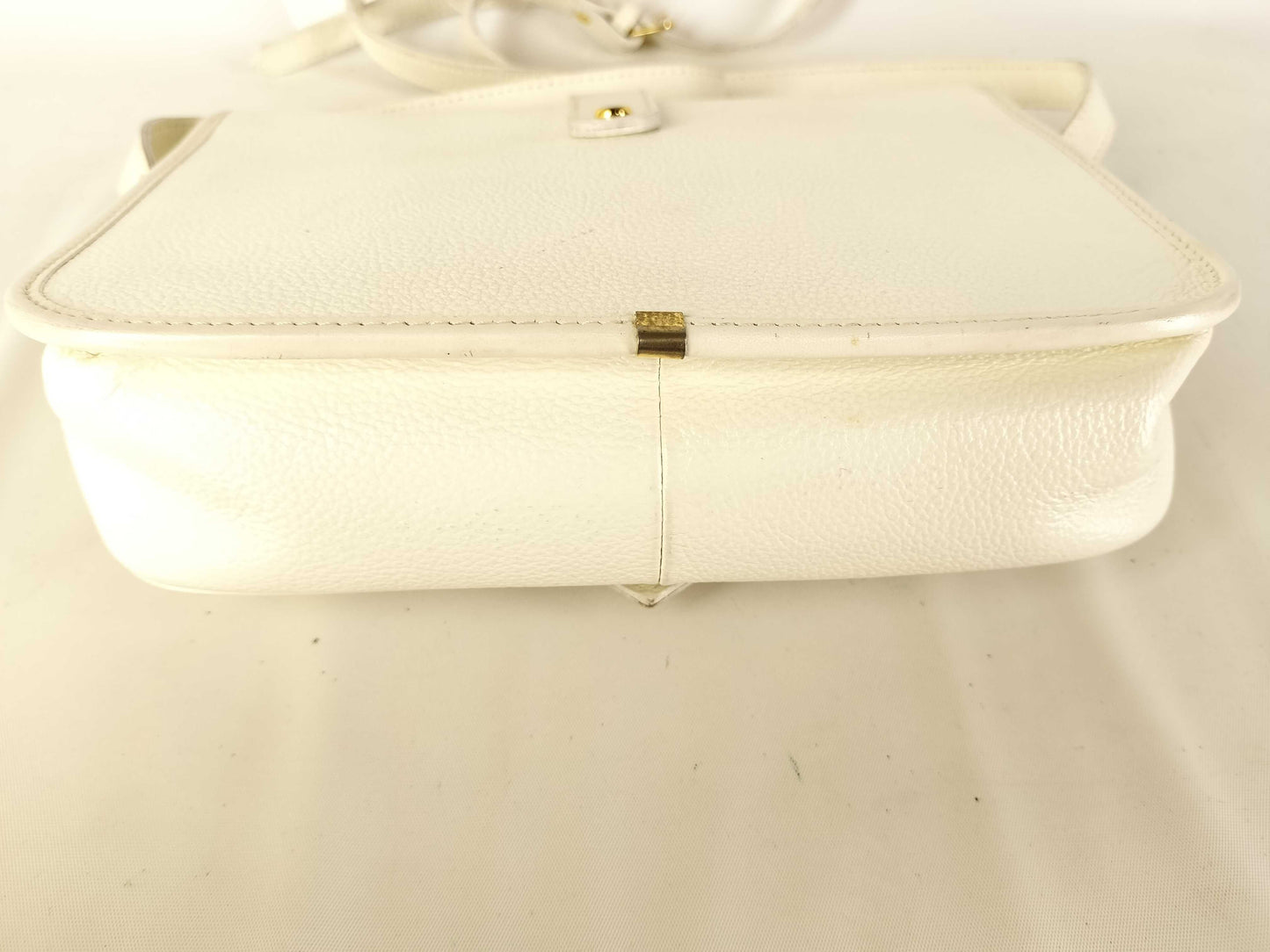 Yves Saint Laurent Leather Shoulder Bag