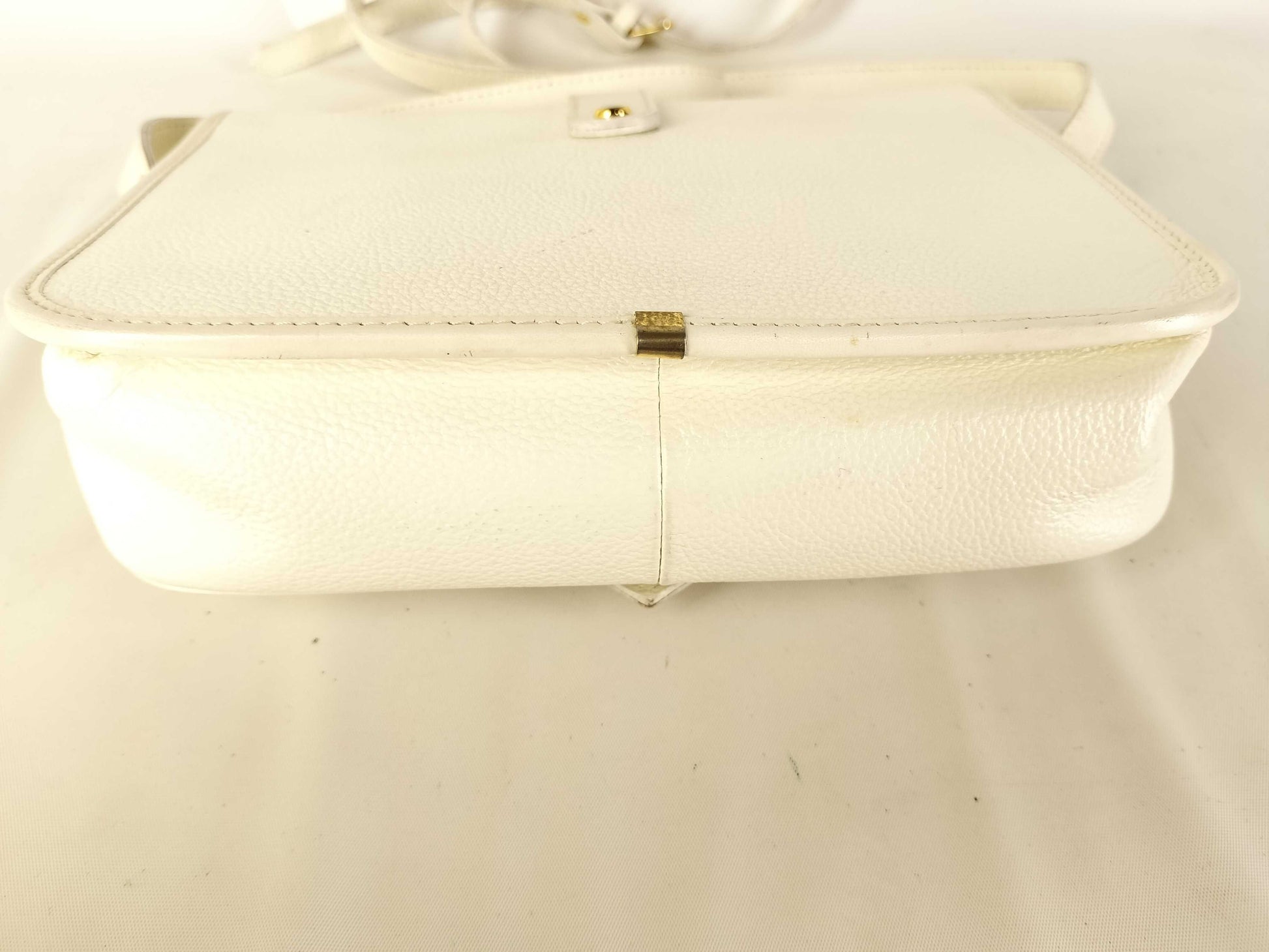 Yves Saint Laurent Leather Shoulder Bag