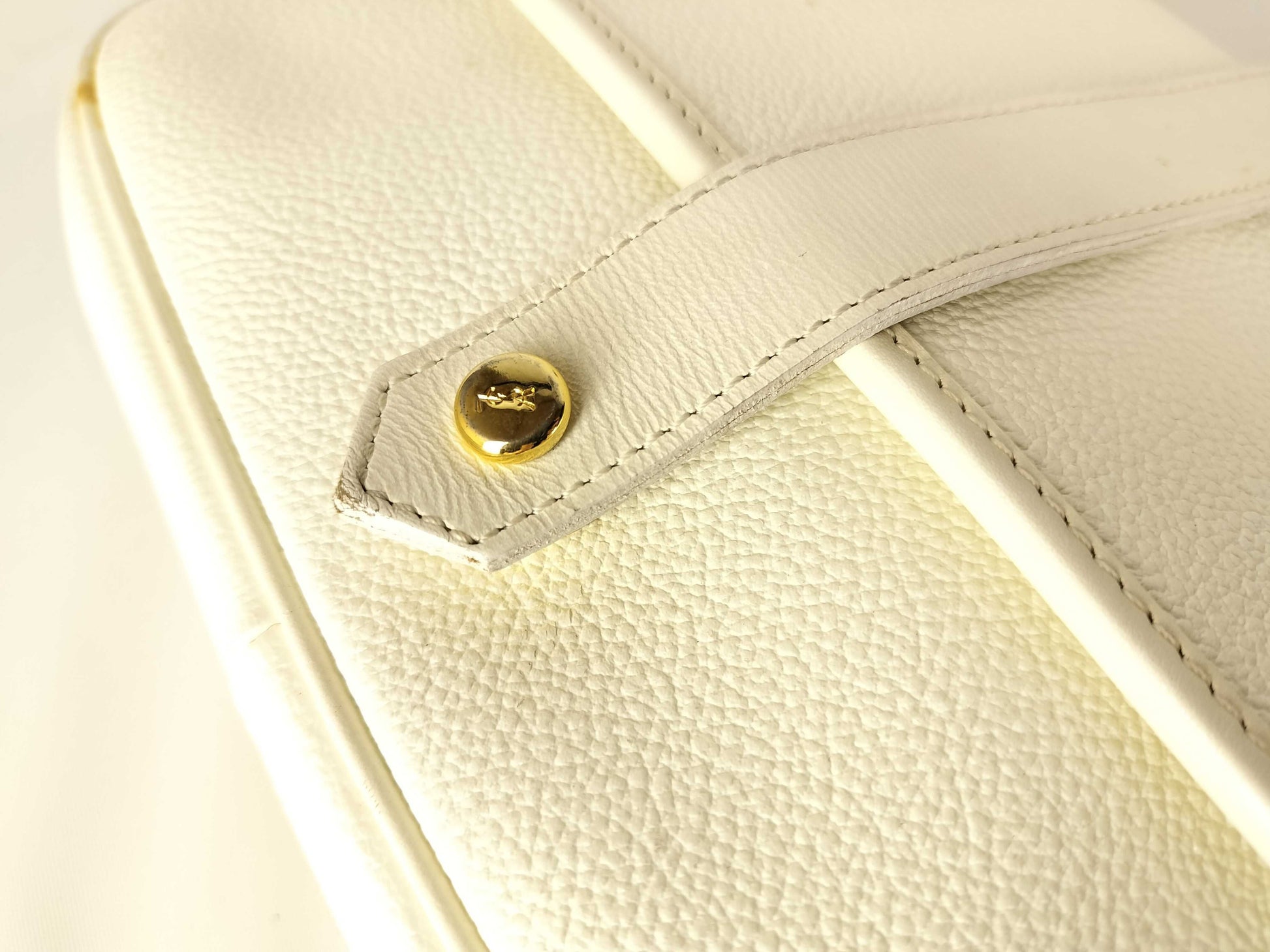 Yves Saint Laurent Leather Shoulder Bag