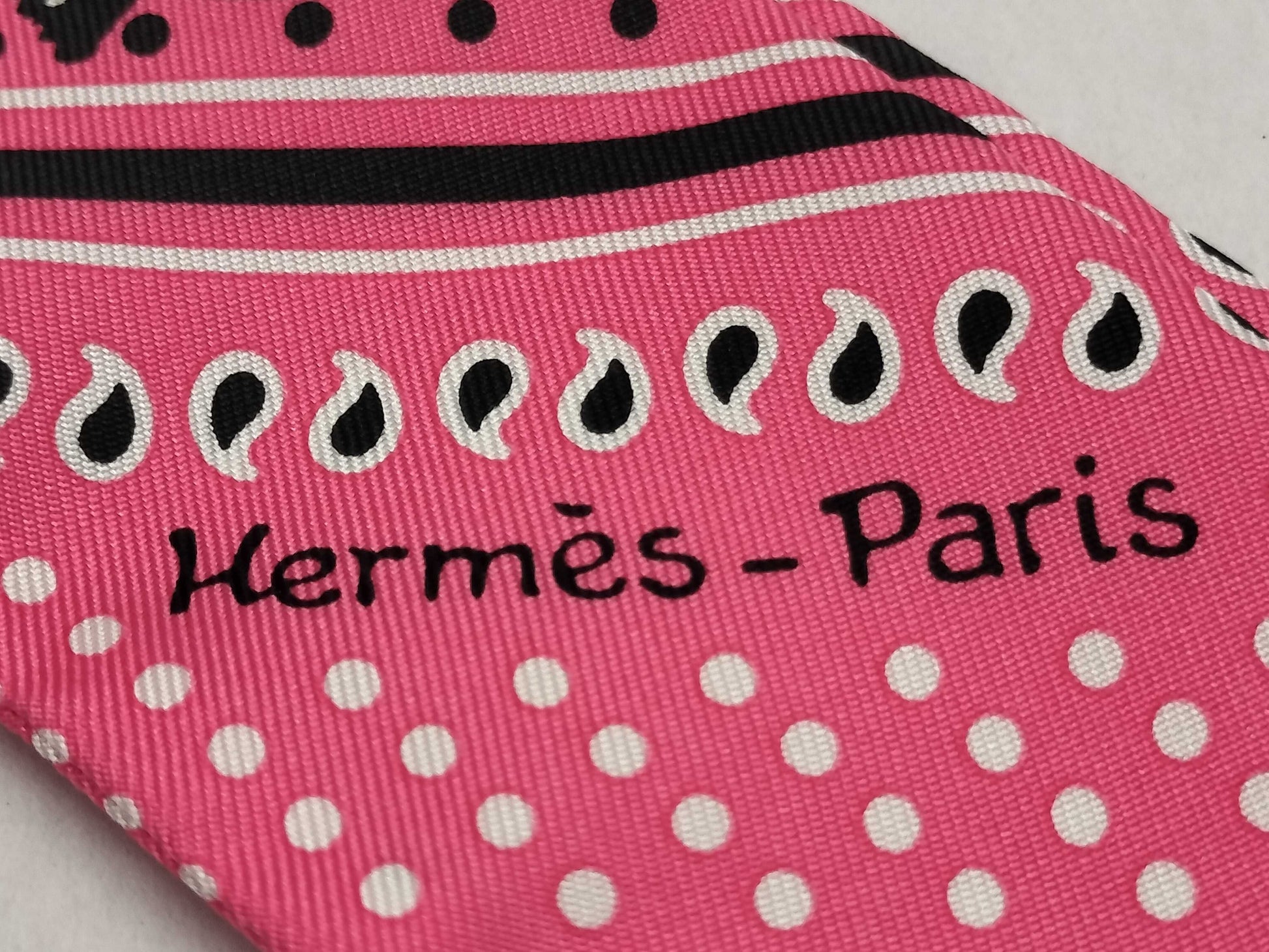 HERMES Twilly Zebra Pink Scarf