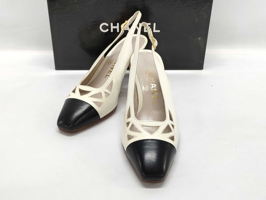 CHANEL pumps