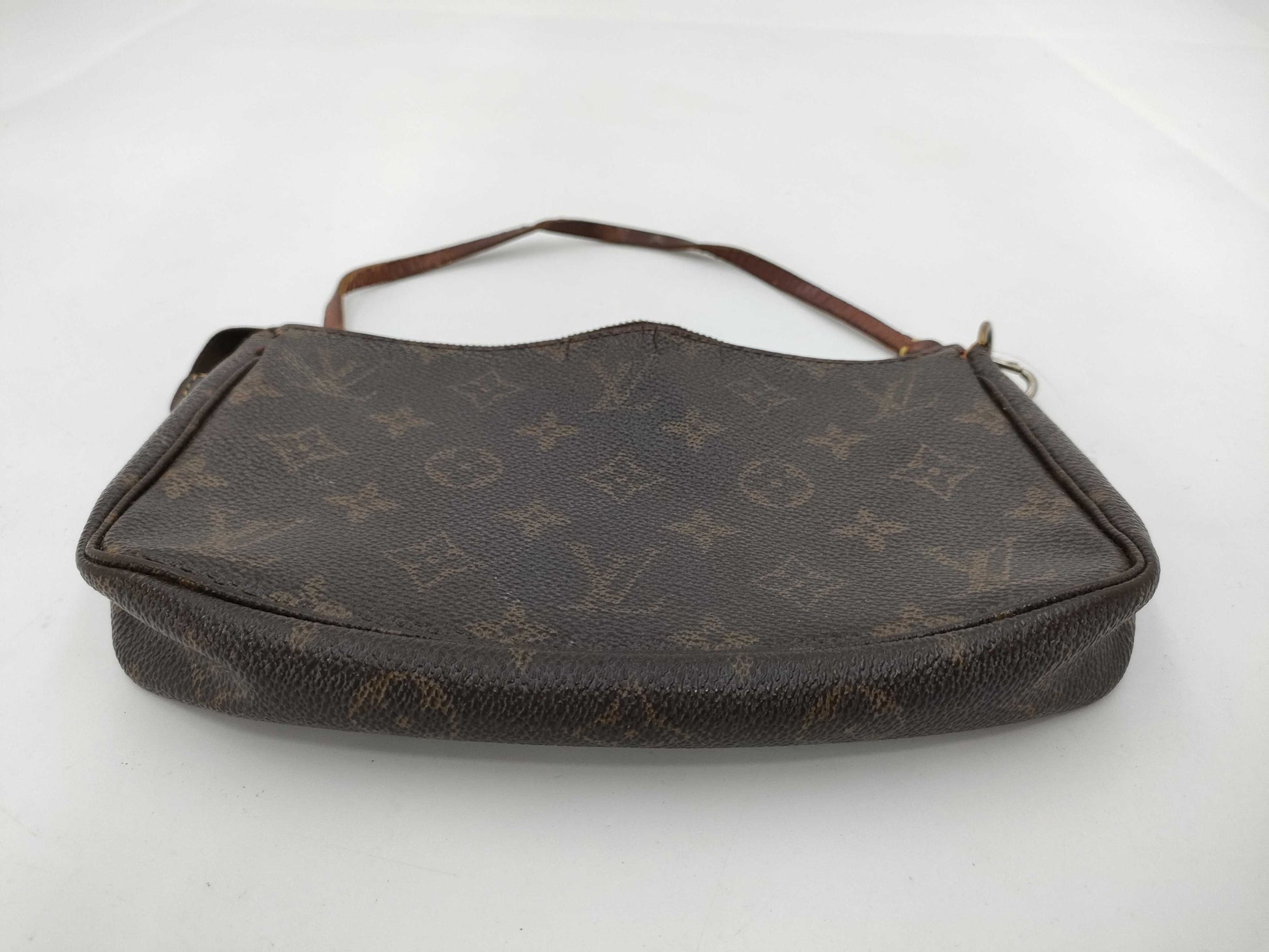 LOUIS VUITTON Monogram Pochette Accessoires ST Cut / Handbag