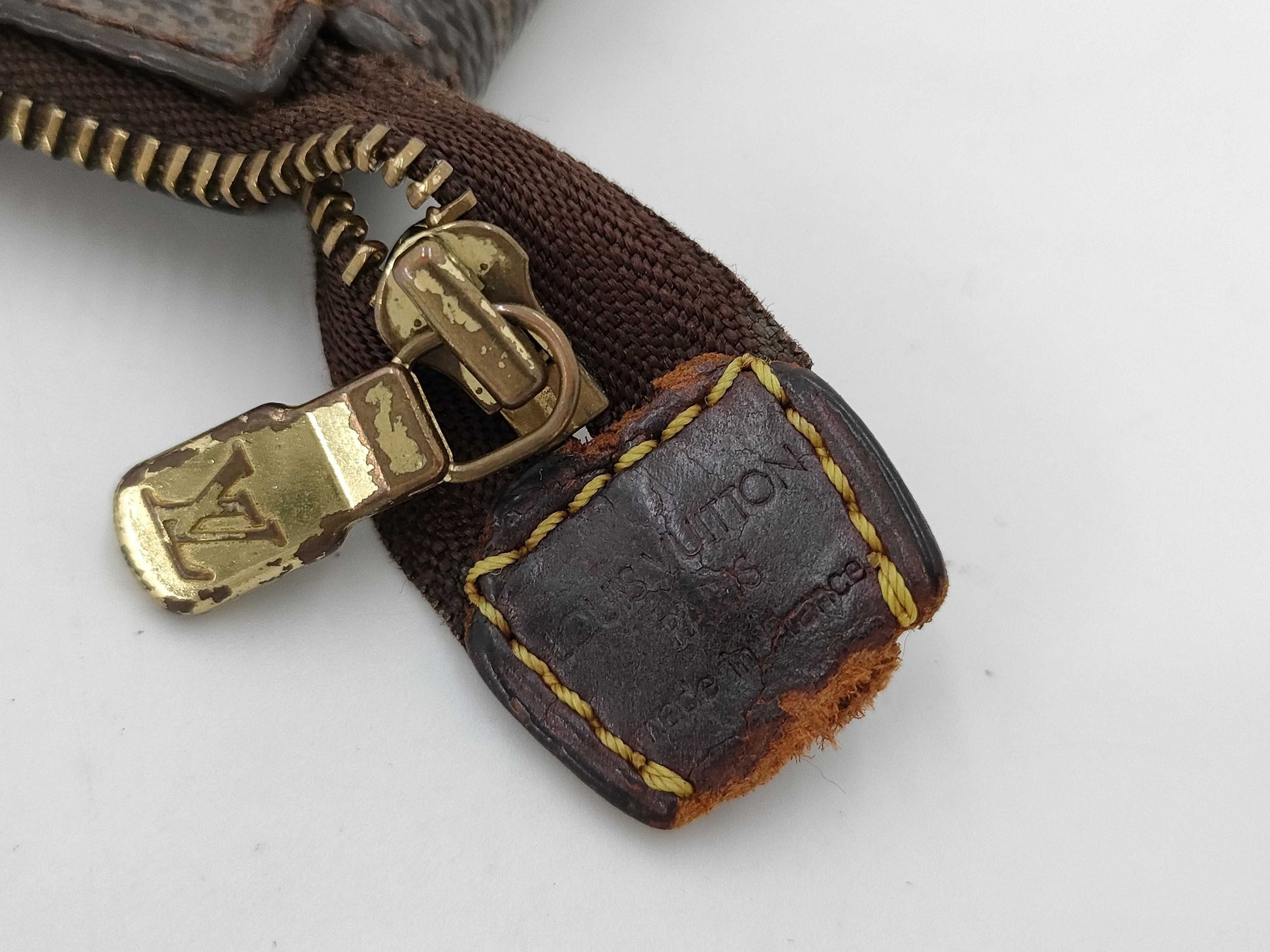 LOUIS VUITTON Monogram Pochette Accessoires ST Cut / Handbag
