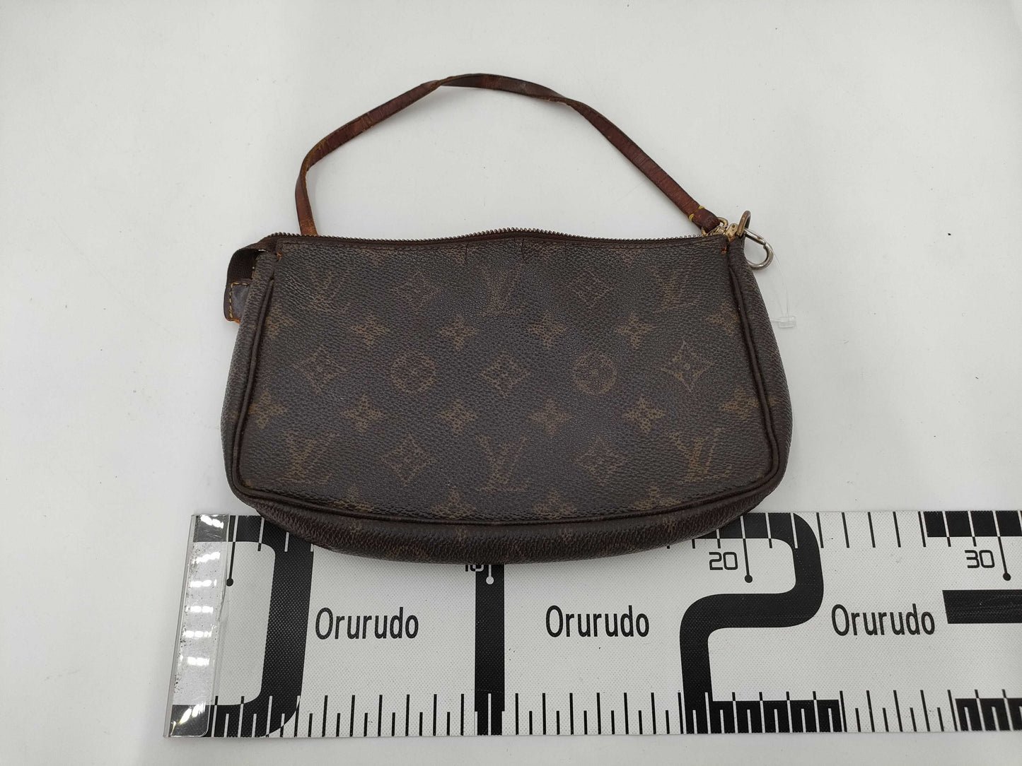LOUIS VUITTON Monogram Pochette Accessoires ST Cut / Handbag