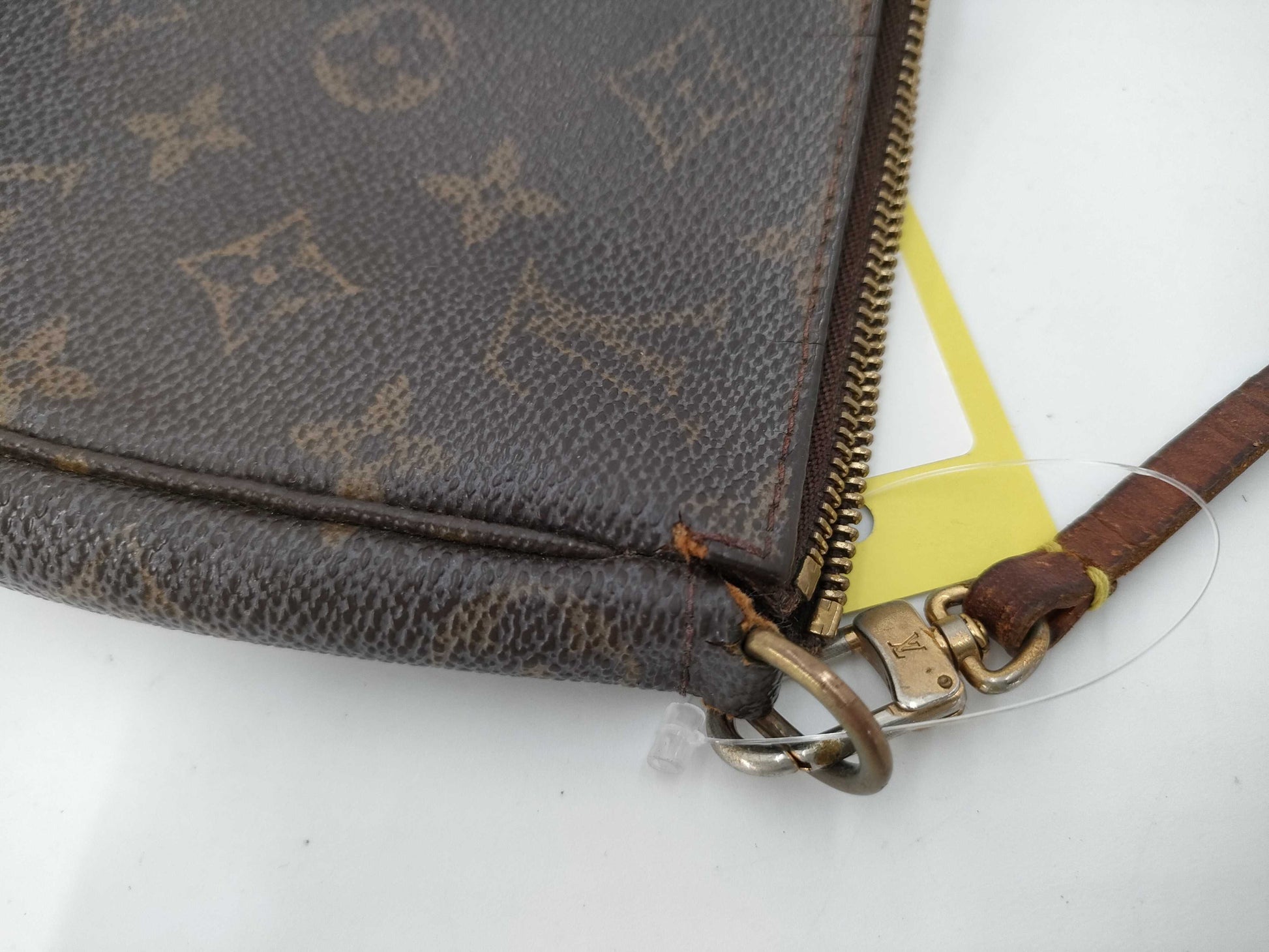 LOUIS VUITTON Monogram Pochette Accessoires ST Cut / Handbag