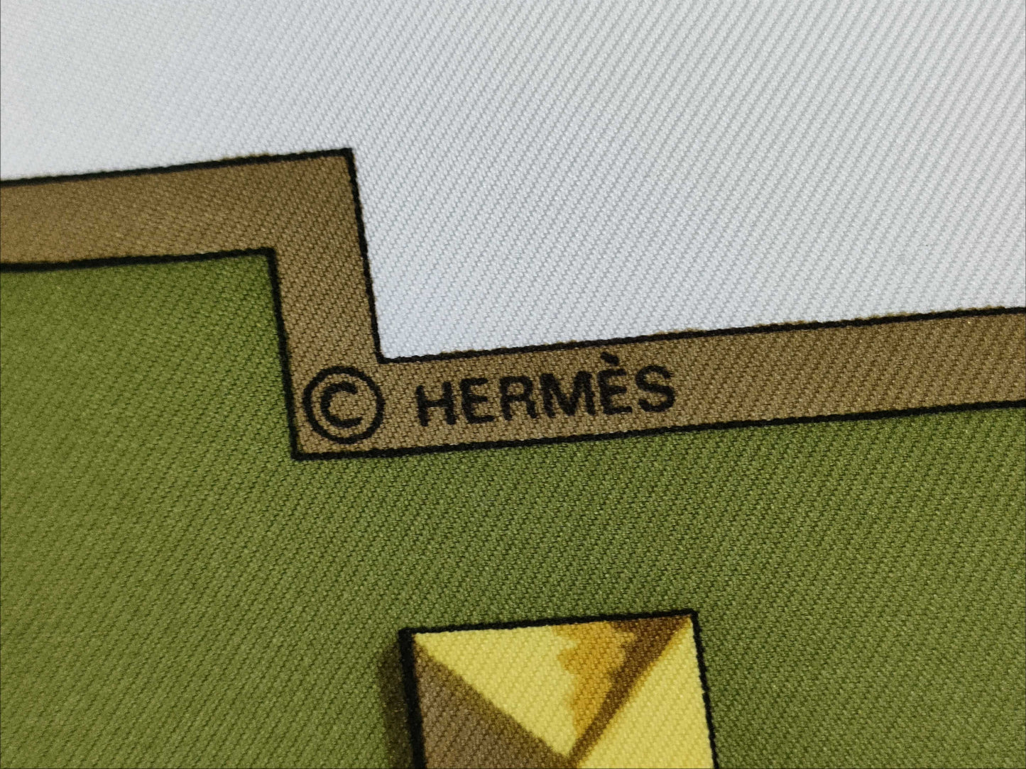 HERMES Carré Key 90 Scarf