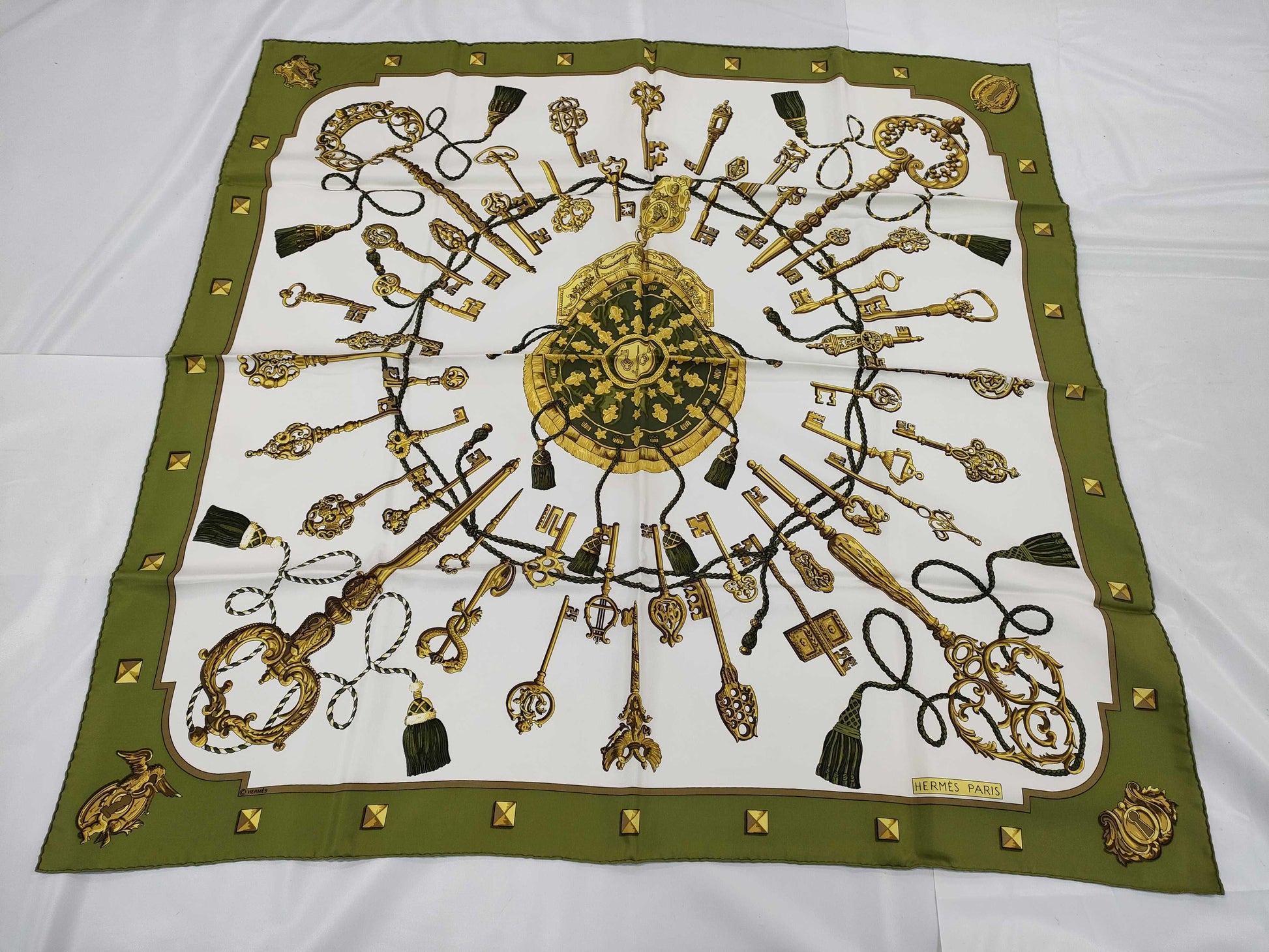 HERMES Carré Key 90 Scarf