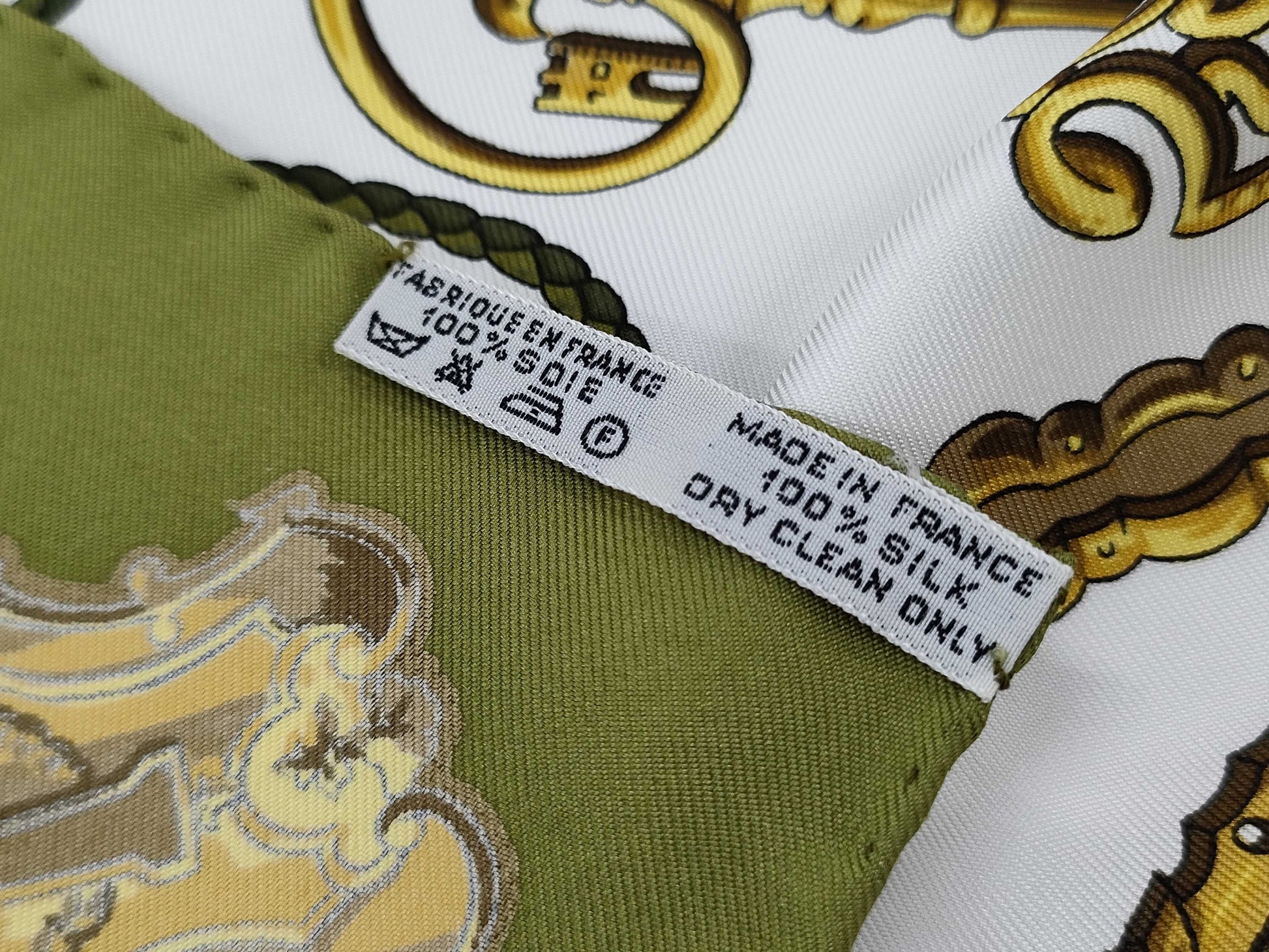 HERMES Carré Key 90 Scarf