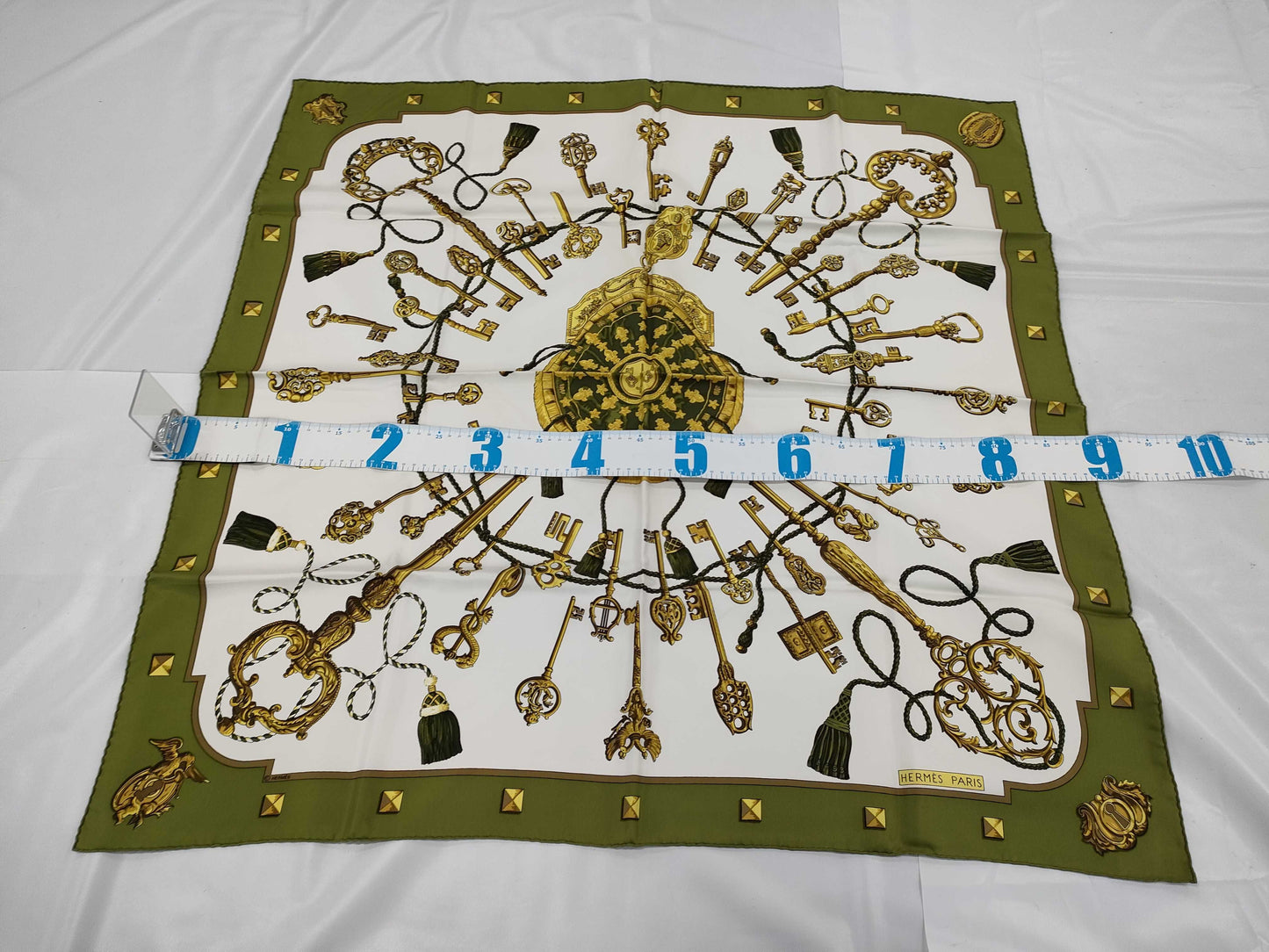 HERMES Carré Key 90 Scarf