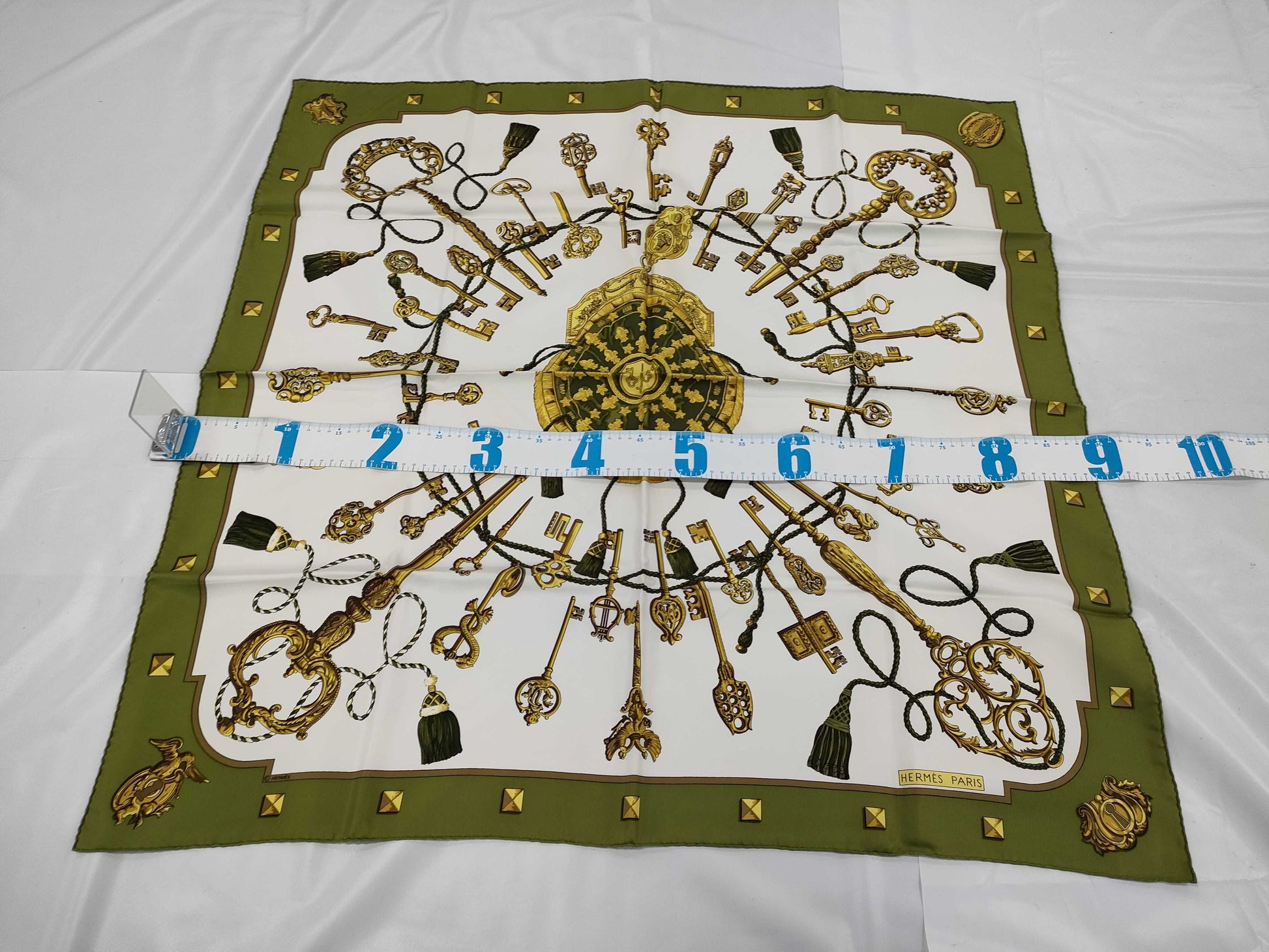 HERMES Carré Key 90 Scarf