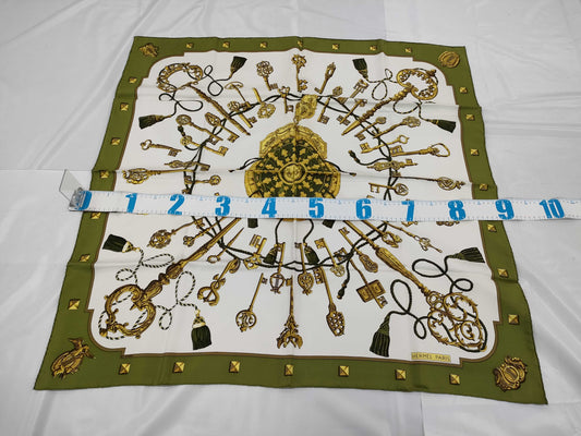 HERMES Carré Key 90 Scarf