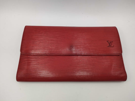 LOUIS VUITTON Epi Portefeuille International Wallet