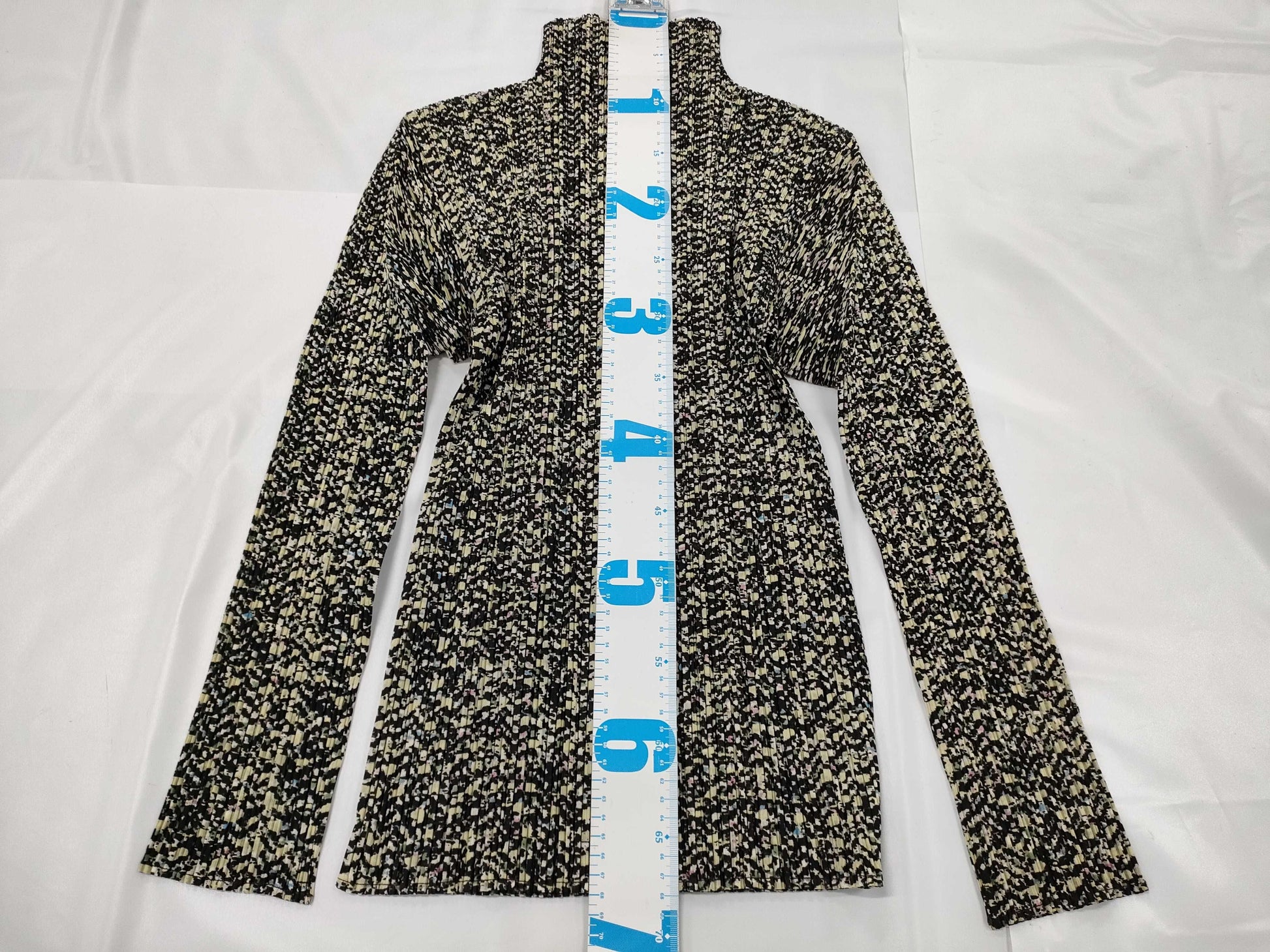 ISSEY MIYAKE Pleats Please Tops Patterned Tops
