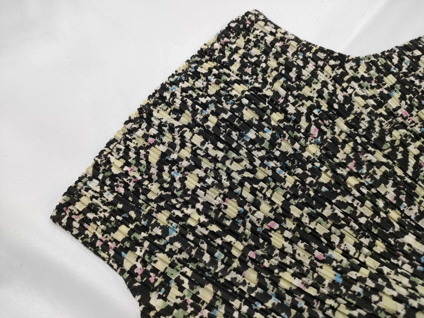 ISSEY MIYAKE Pleats Please Tops Patterned Tops