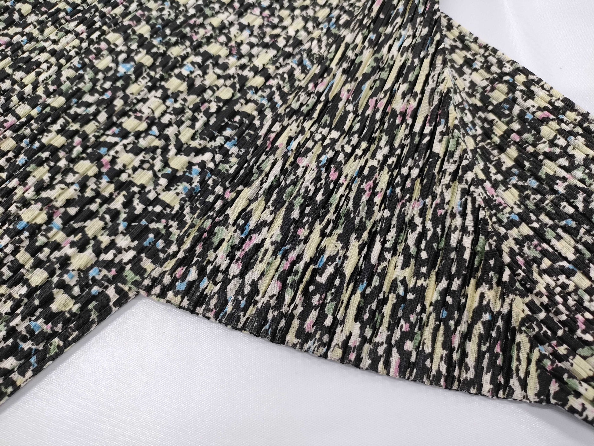ISSEY MIYAKE Pleats Please Tops Patterned Tops