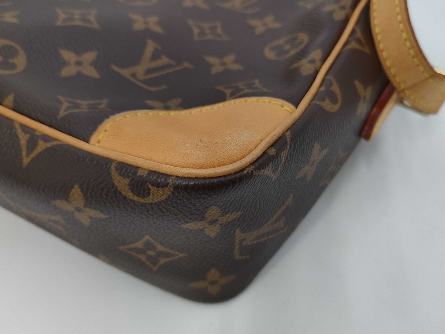 LOUIS VUITTON Monogram Trocadero 30 Shoulder Bag