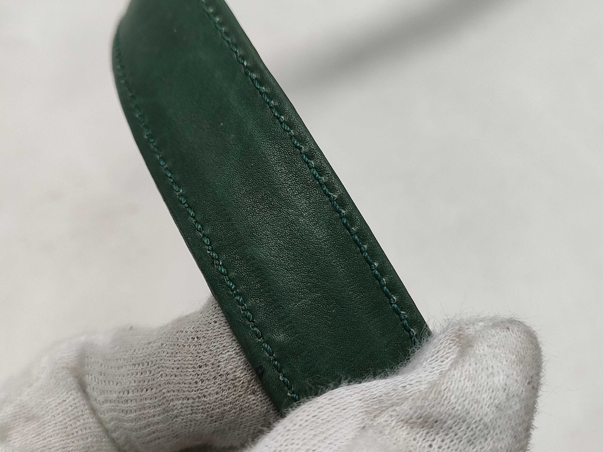 GUCCI Old Velour Shoulder Bag with Gloves and Coin Case