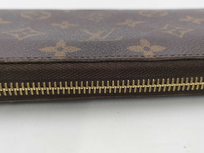 LOUIS VUITTON Monogram Zippy Wallet