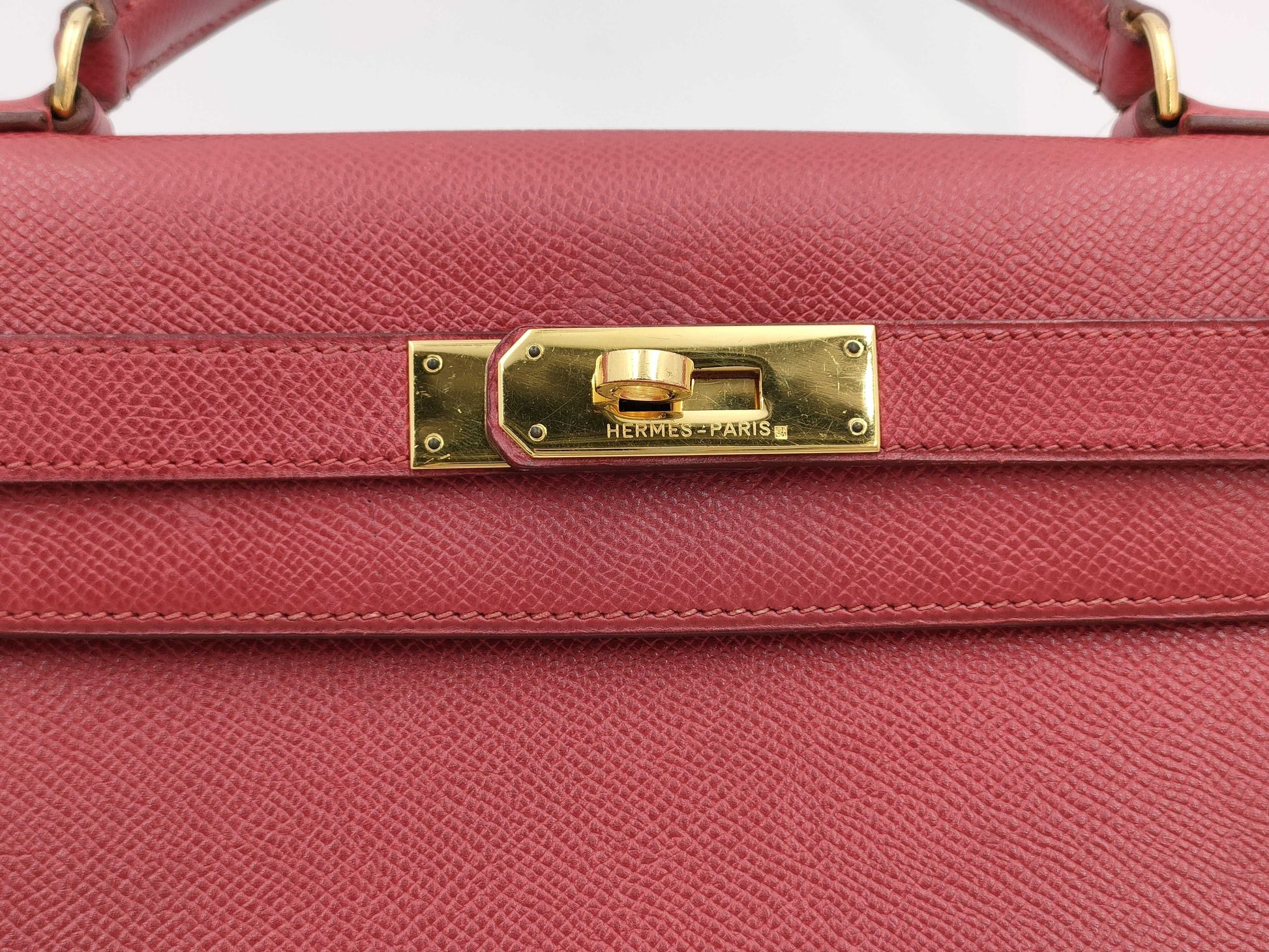 HERMES Kelly 28 Epsom Red Gold Hardware 〇U Stamp Handbag