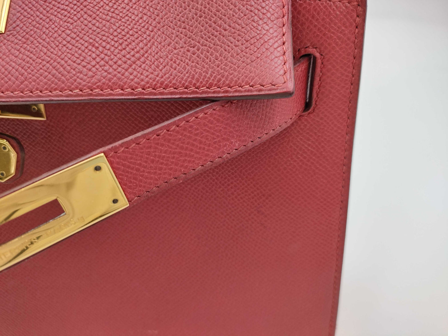 HERMES Kelly 28 Epsom Red Gold Hardware 〇U Stamp Handbag