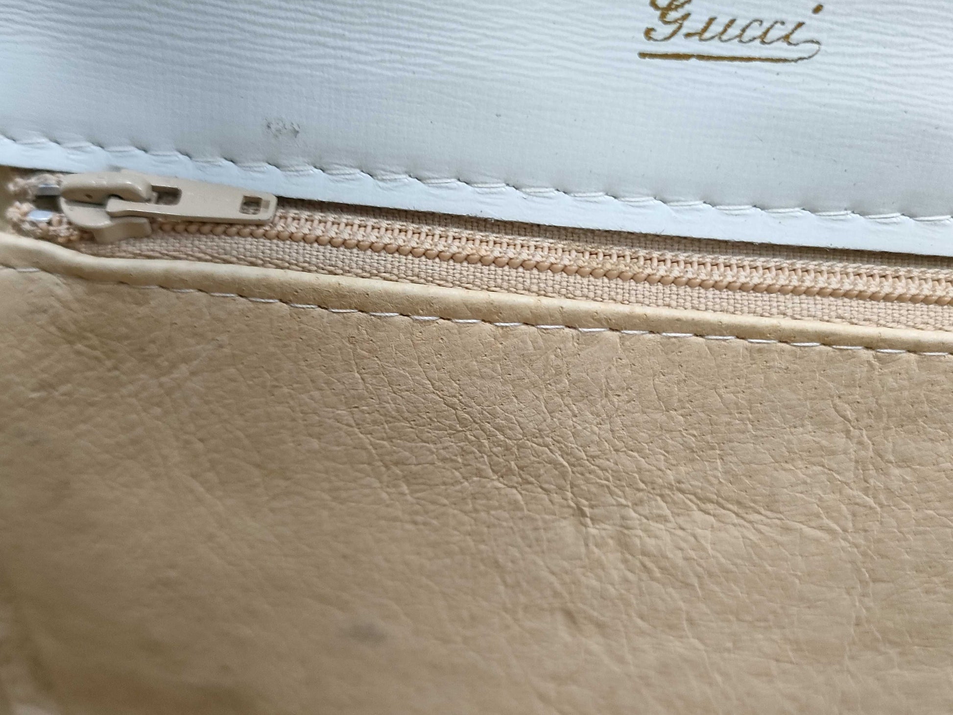 GUCCI Old Leather Chain Shoulder Bag