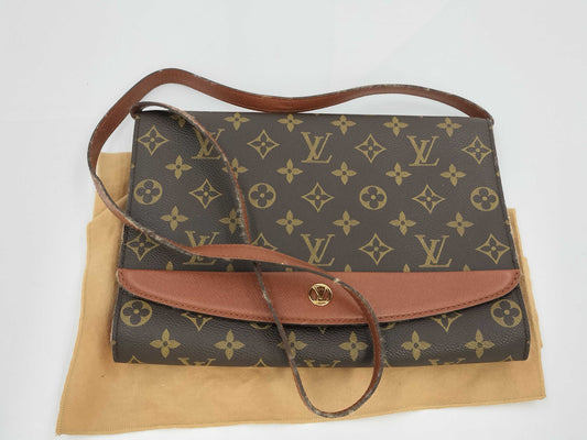 LOUIS VUITTON Monogram Shoulder Bag