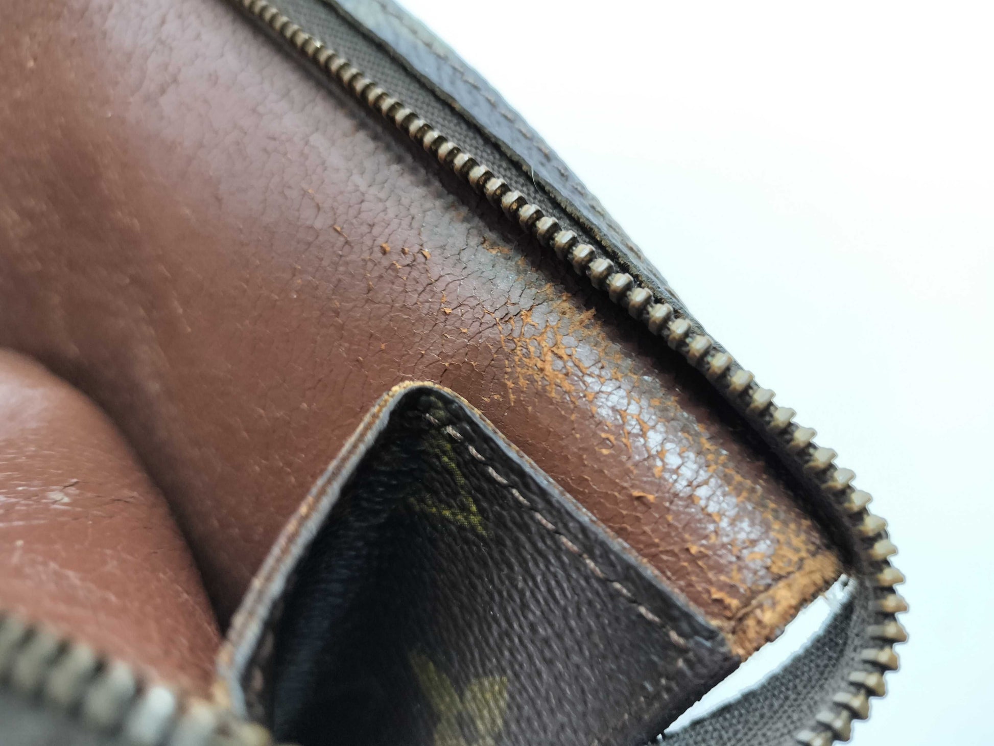 LOUIS VUITTON Monogram True Toilette/Poche Toilette Second Bag