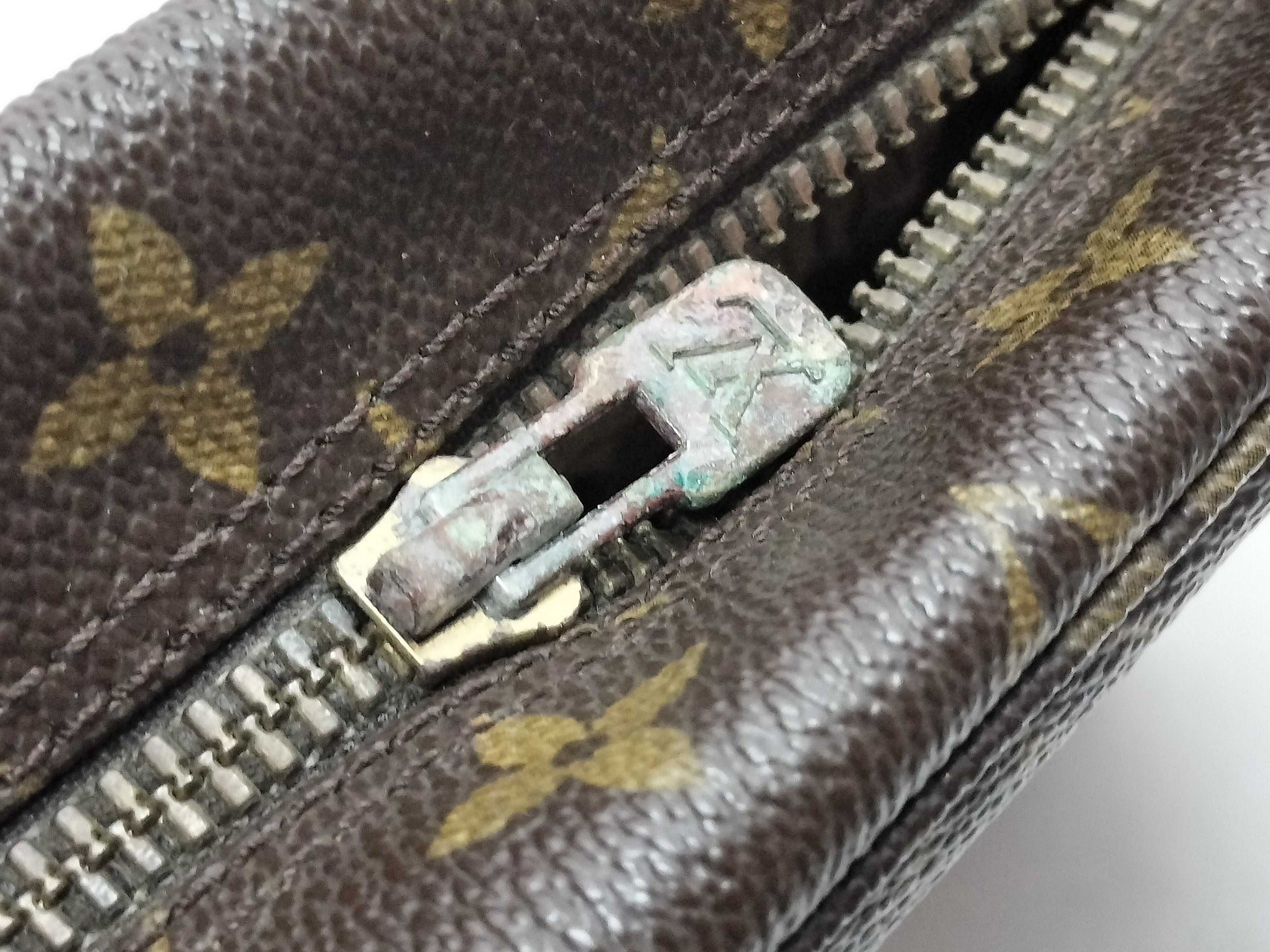 LOUIS VUITTON Monogram True Toilette/Poche Toilette Second Bag