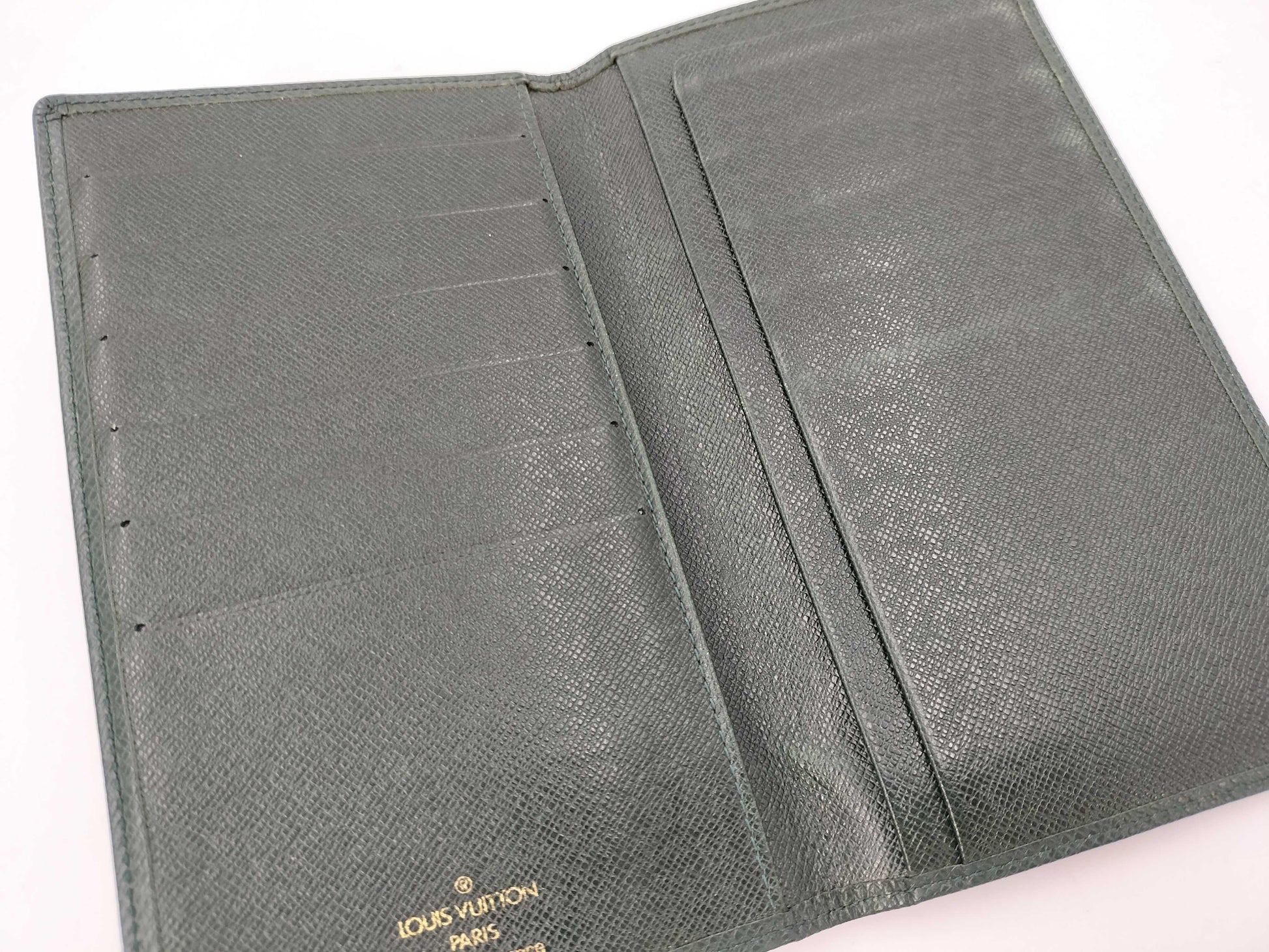 LOUIS VUITTON Taiga Long Wallet Green