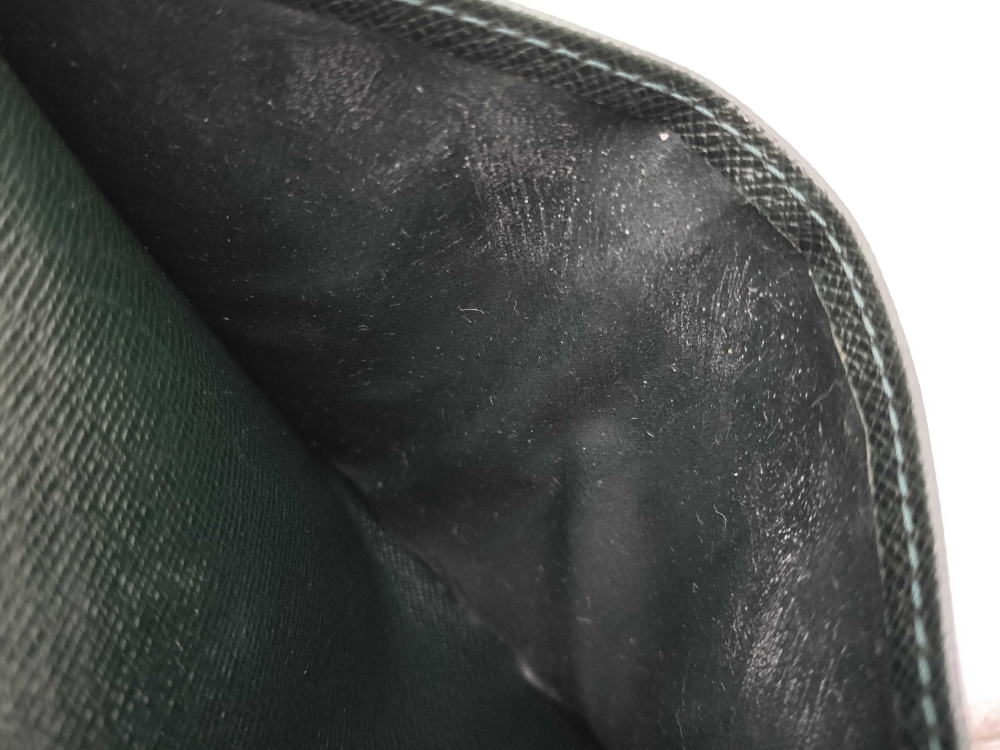 LOUIS VUITTON Taiga Long Wallet Green