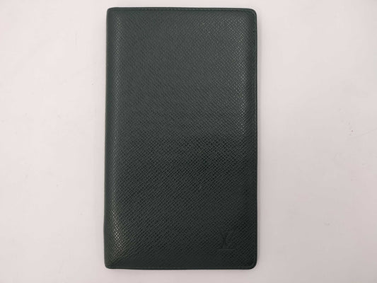 LOUIS VUITTON Taiga Long Wallet Green