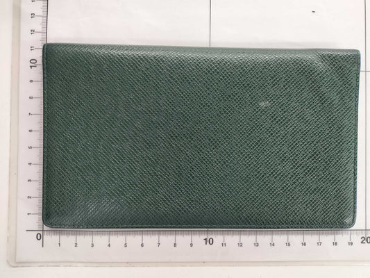 LOUIS VUITTON Taiga Long Wallet Green