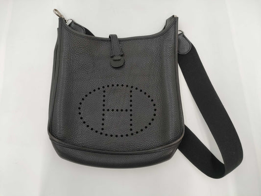 HERMES Evelyn II J engraved shoulder bag