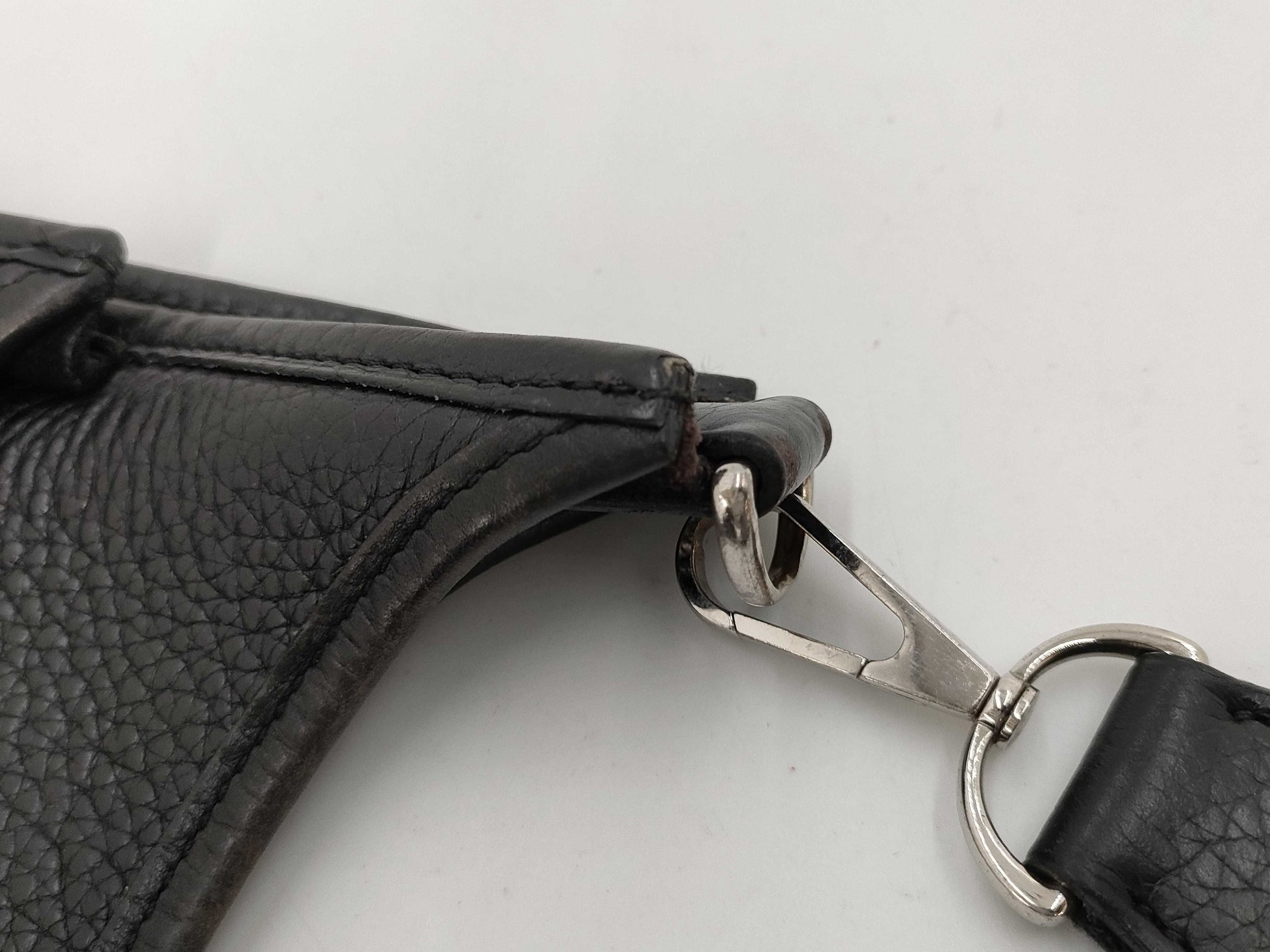 HERMES Evelyn II J engraved shoulder bag
