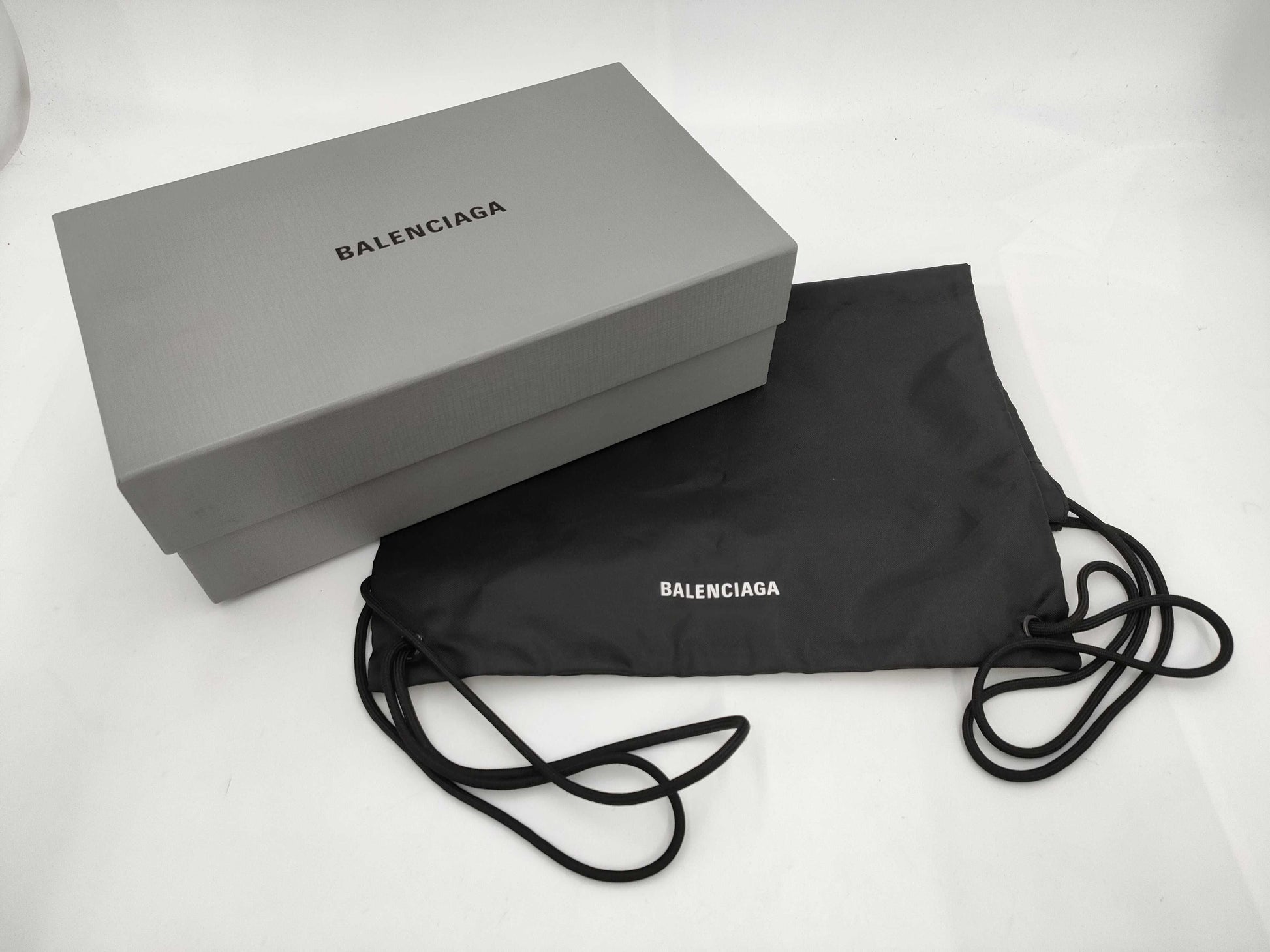 BALENCIAGA logo pumps