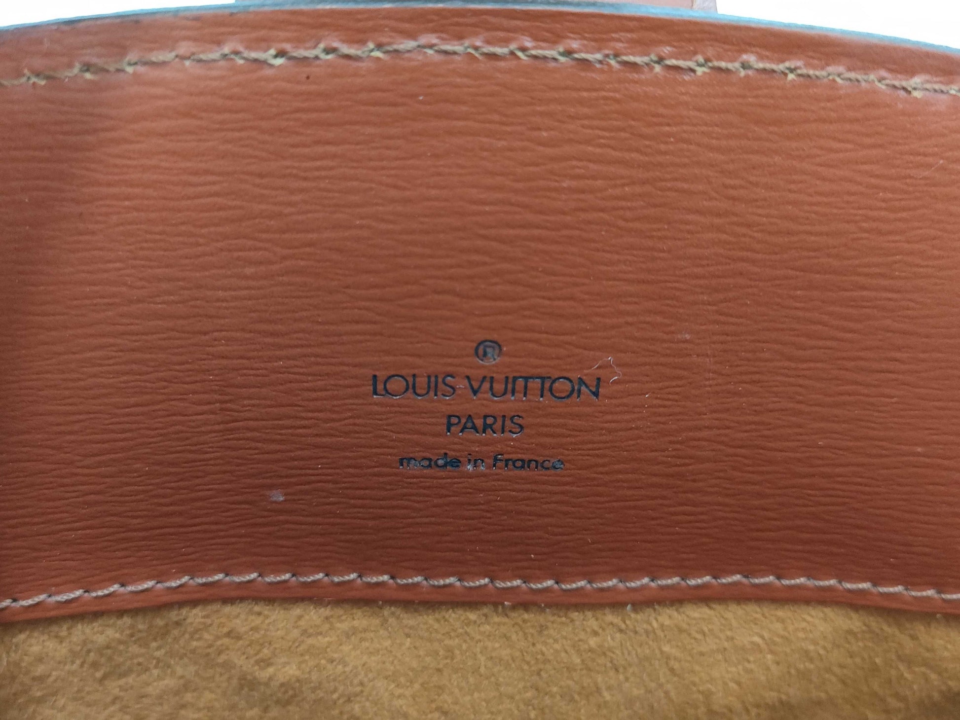 LOUIS VUITTON VI0935 Epi Cluny M52252 Shoulder Bag