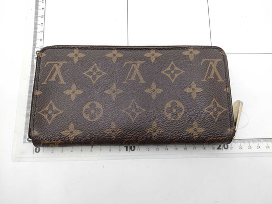 LOUIS VUITTON Monogram Zippy Wallet