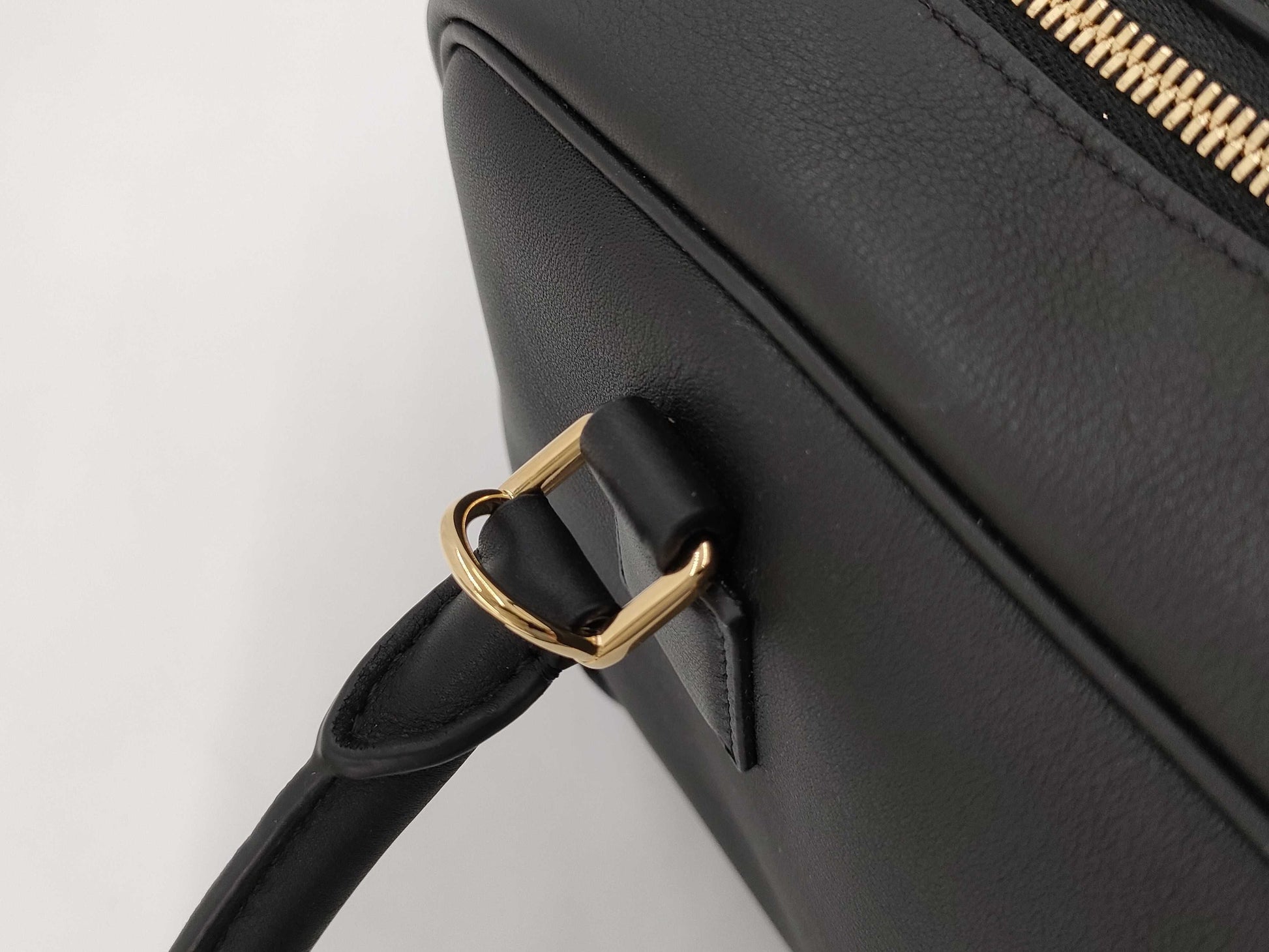 LOEWE Amazona 23 2-Way Handbag Black A039N07X01