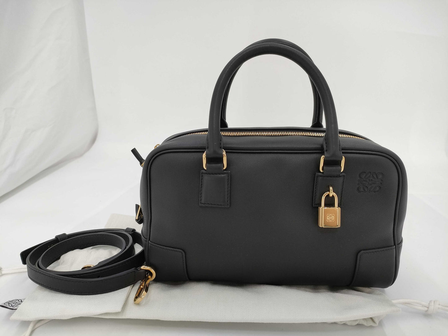LOEWE Amazona 23 2-Way Handbag Black A039N07X01