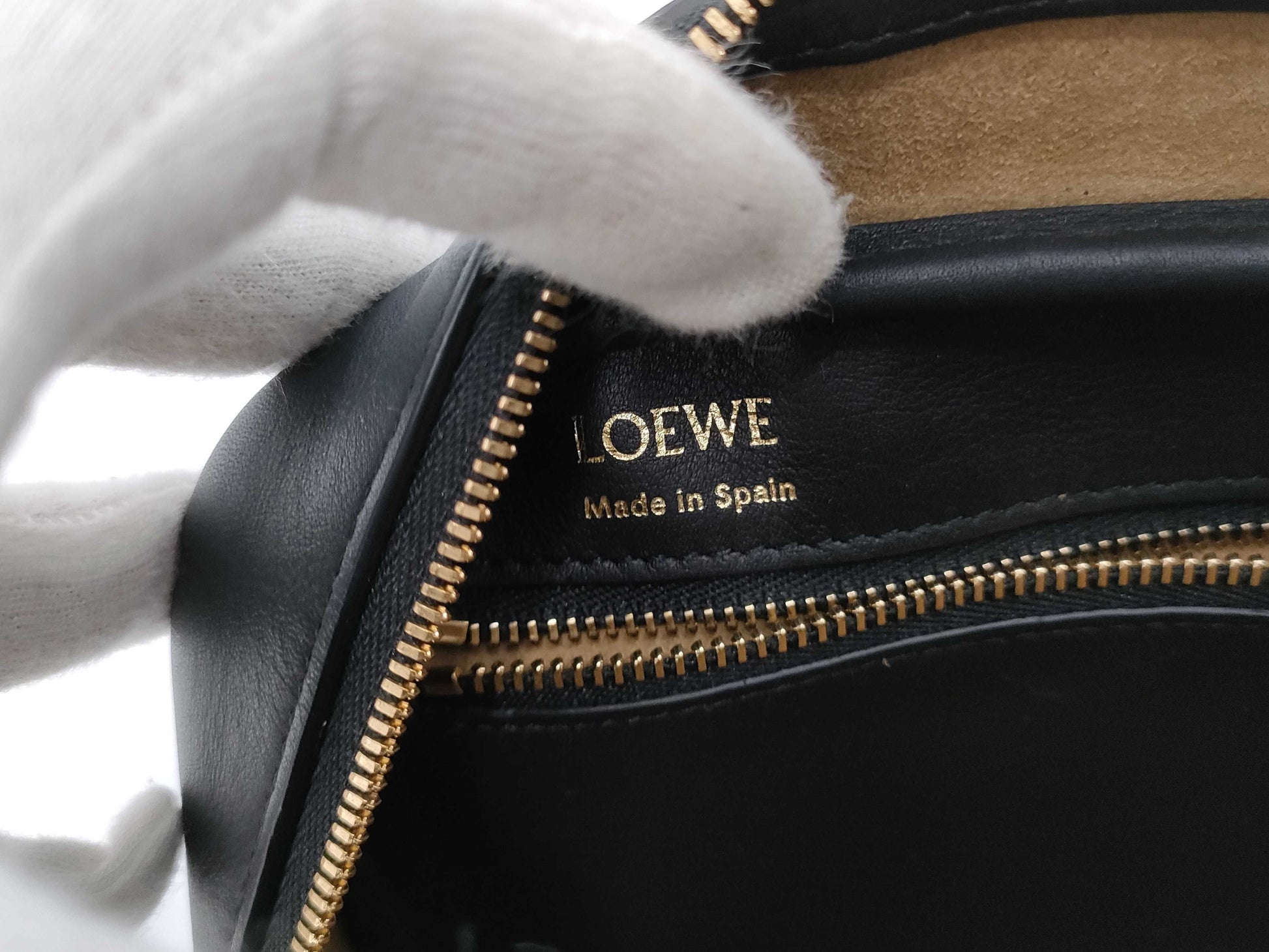 LOEWE Amazona 23 2-Way Handbag Black A039N07X01
