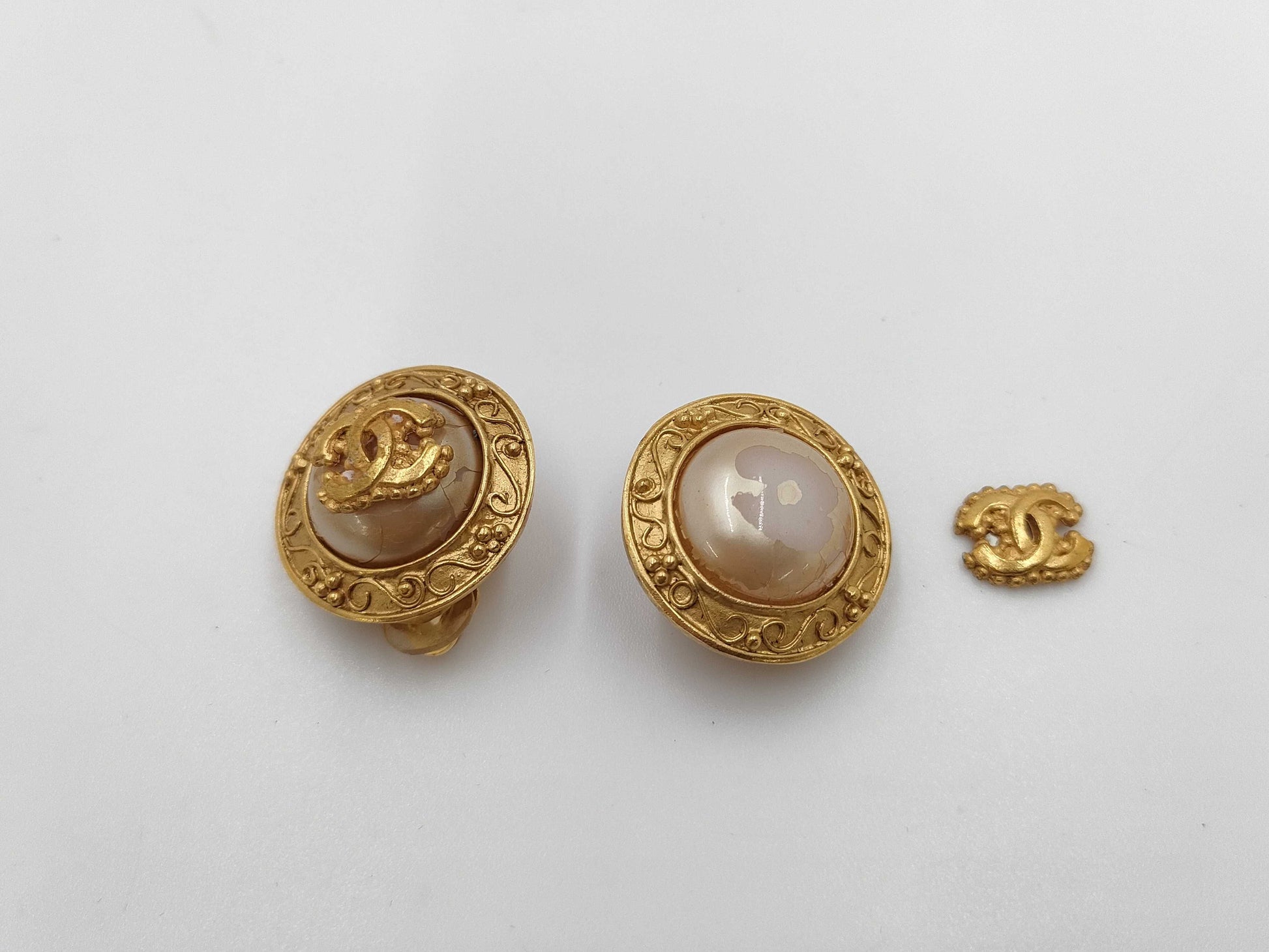 CHANEL Coco Mark Faux Pearl Earrings 96A Earrings