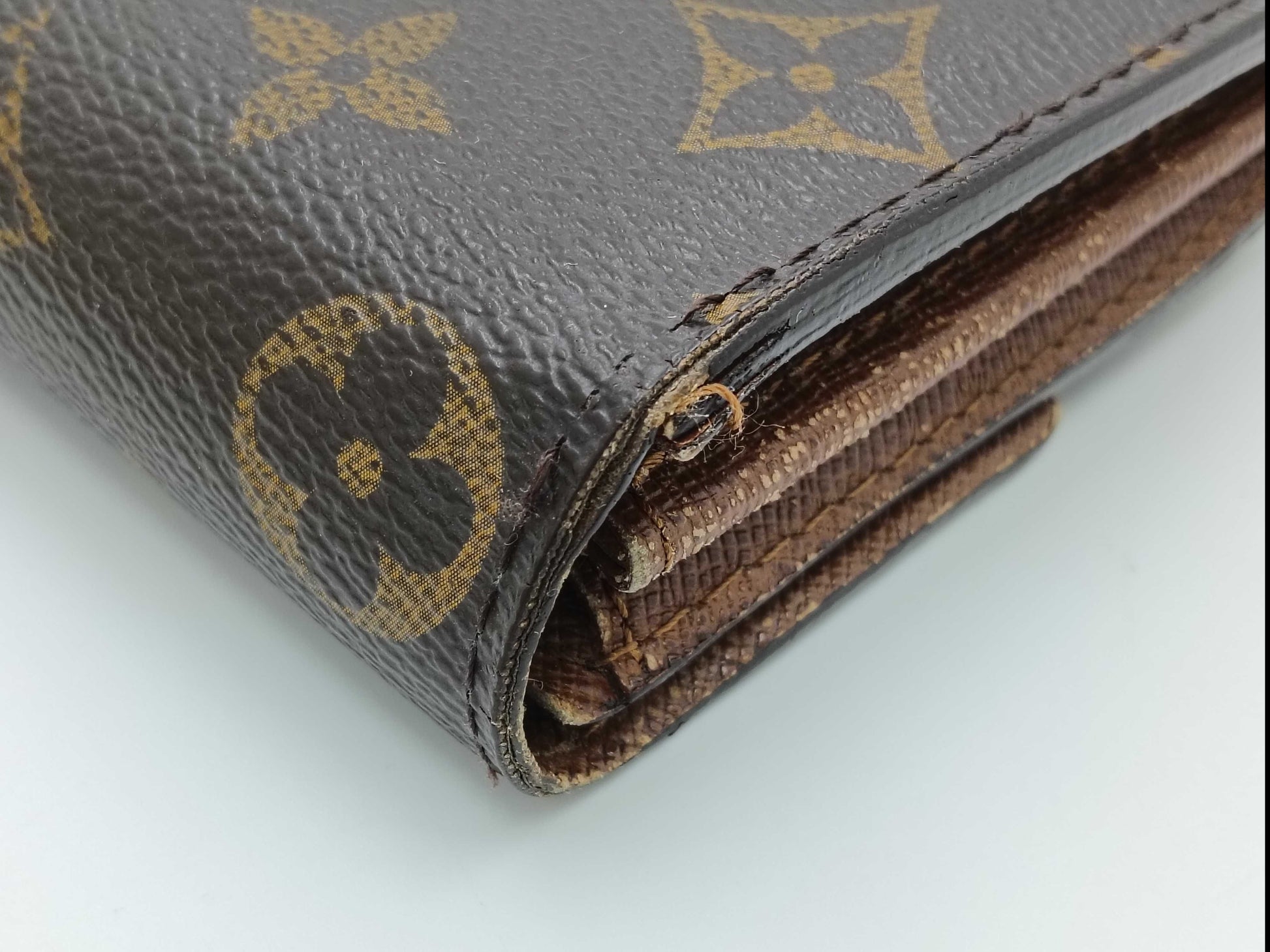 LOUIS VUITTON Monogram Portefeuille Sarah Wallet