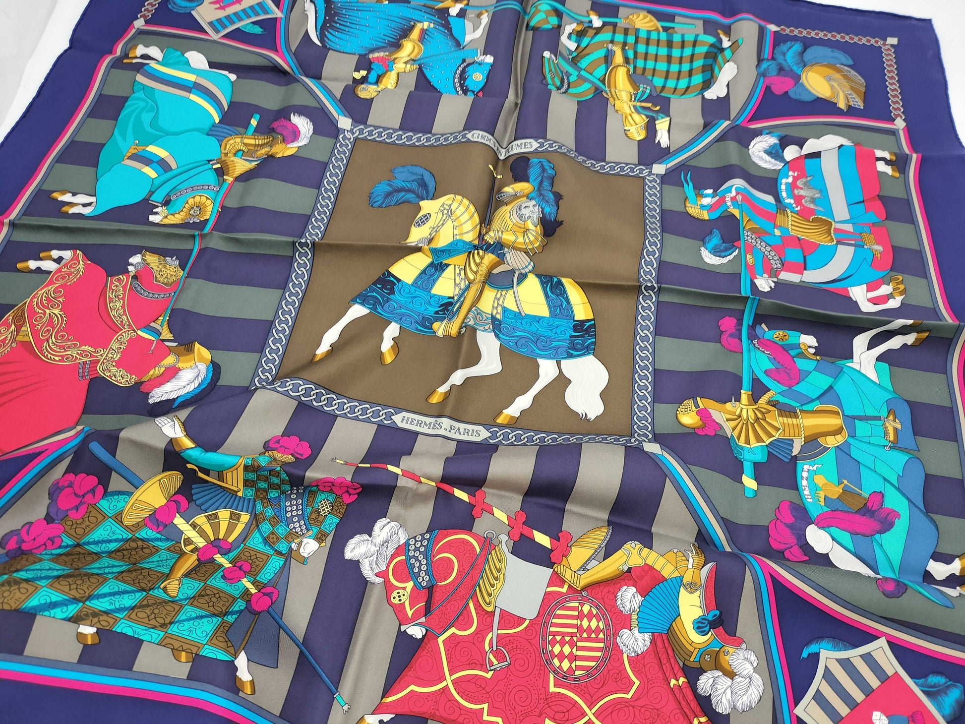 HERMES Carré Clash of Feathers Scarf