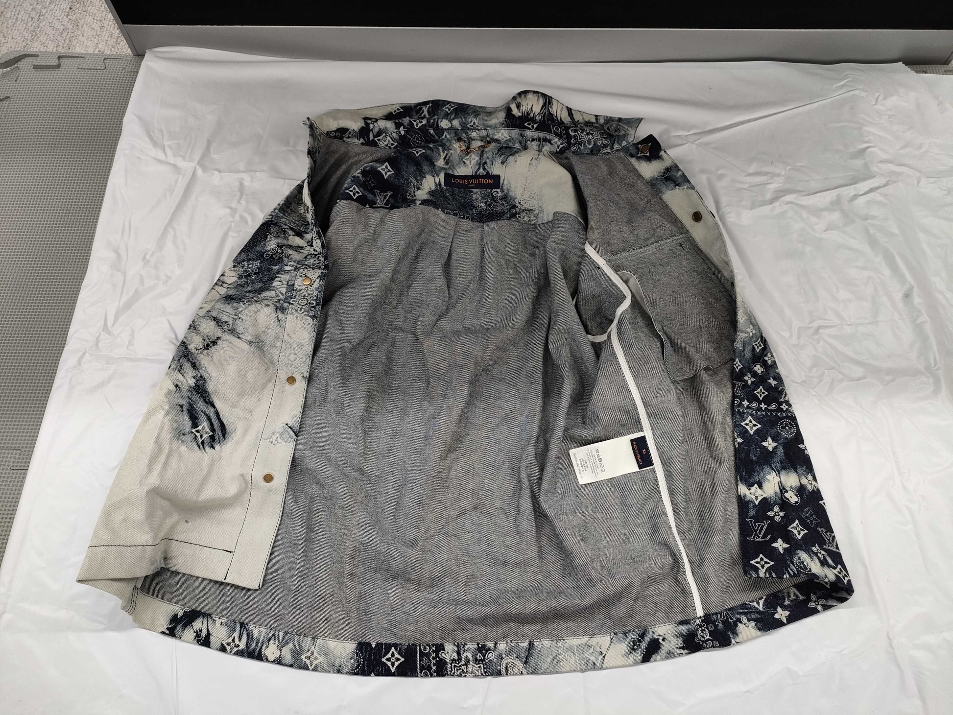 LOUIS VUITTON Monogram Bandana Short Sleeve Shirt