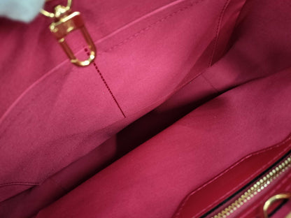 LOUIS VUITTON Vernis Catalina BB M90016 Handbag