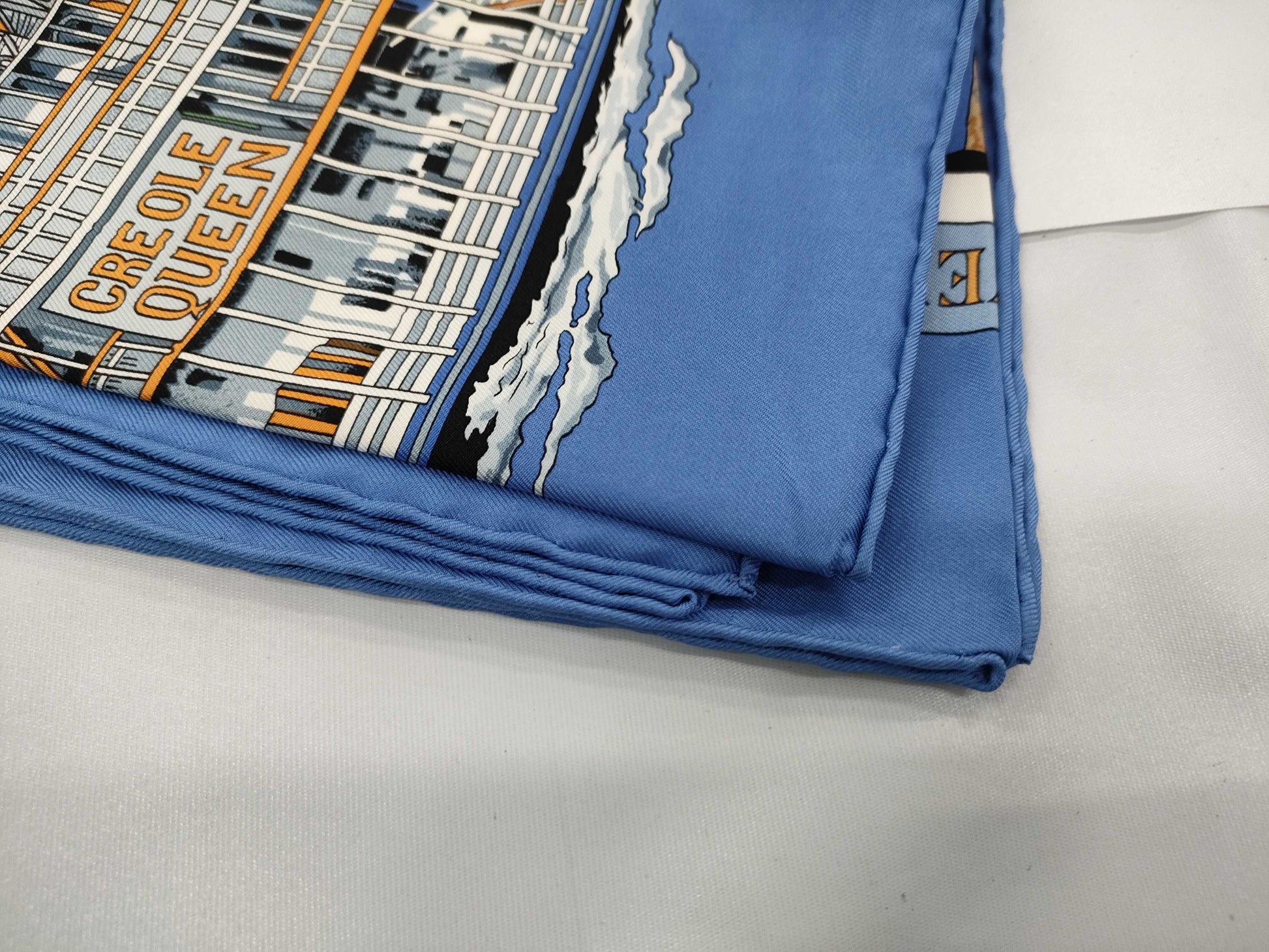 HERMES Carre Jazz Scarf