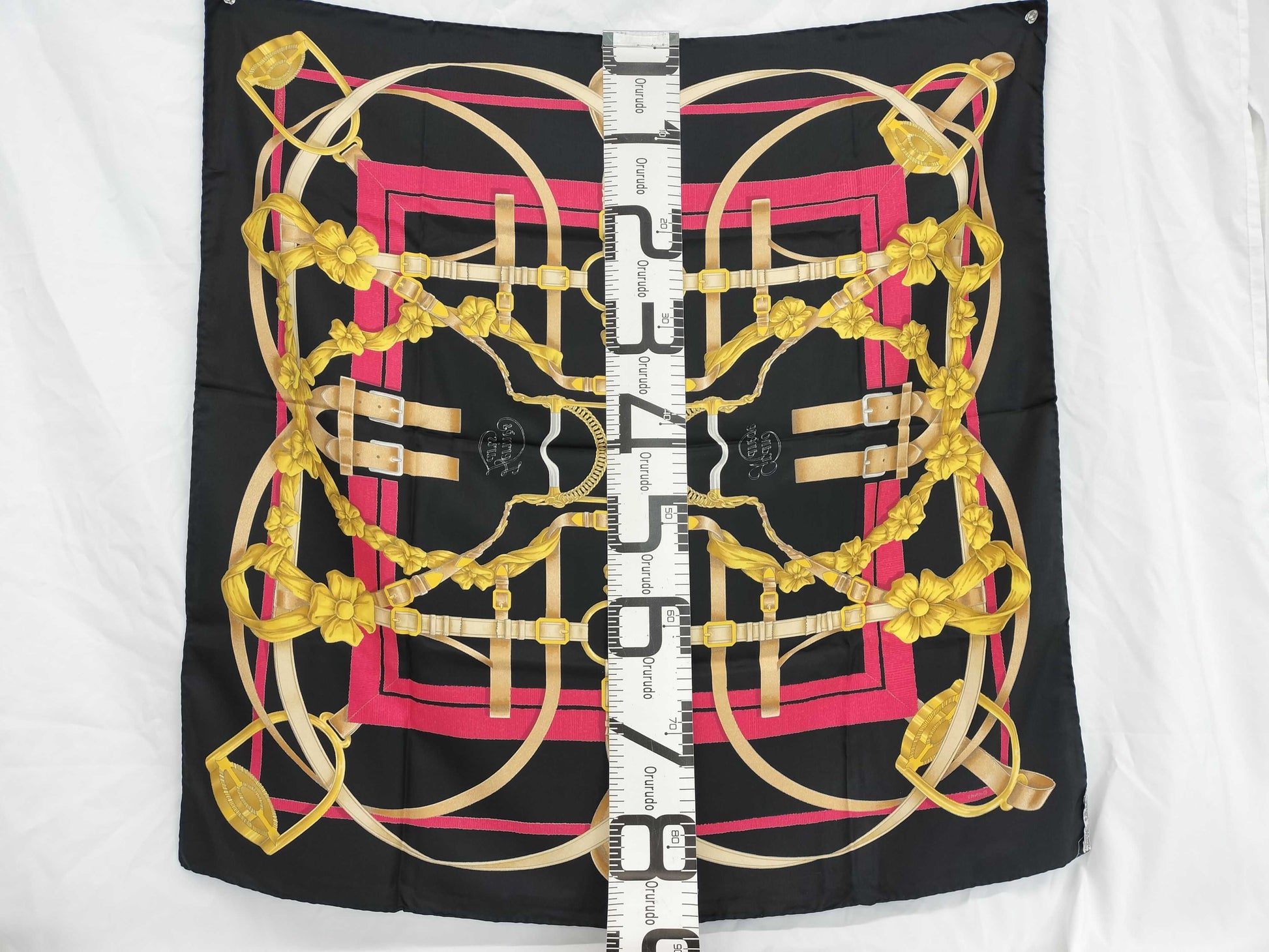 HERMES Carre Carre GRAND MANAGE Scarf
